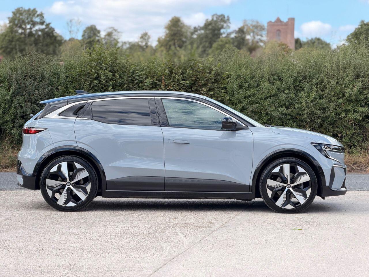 Renault Megane E-Tech view 7