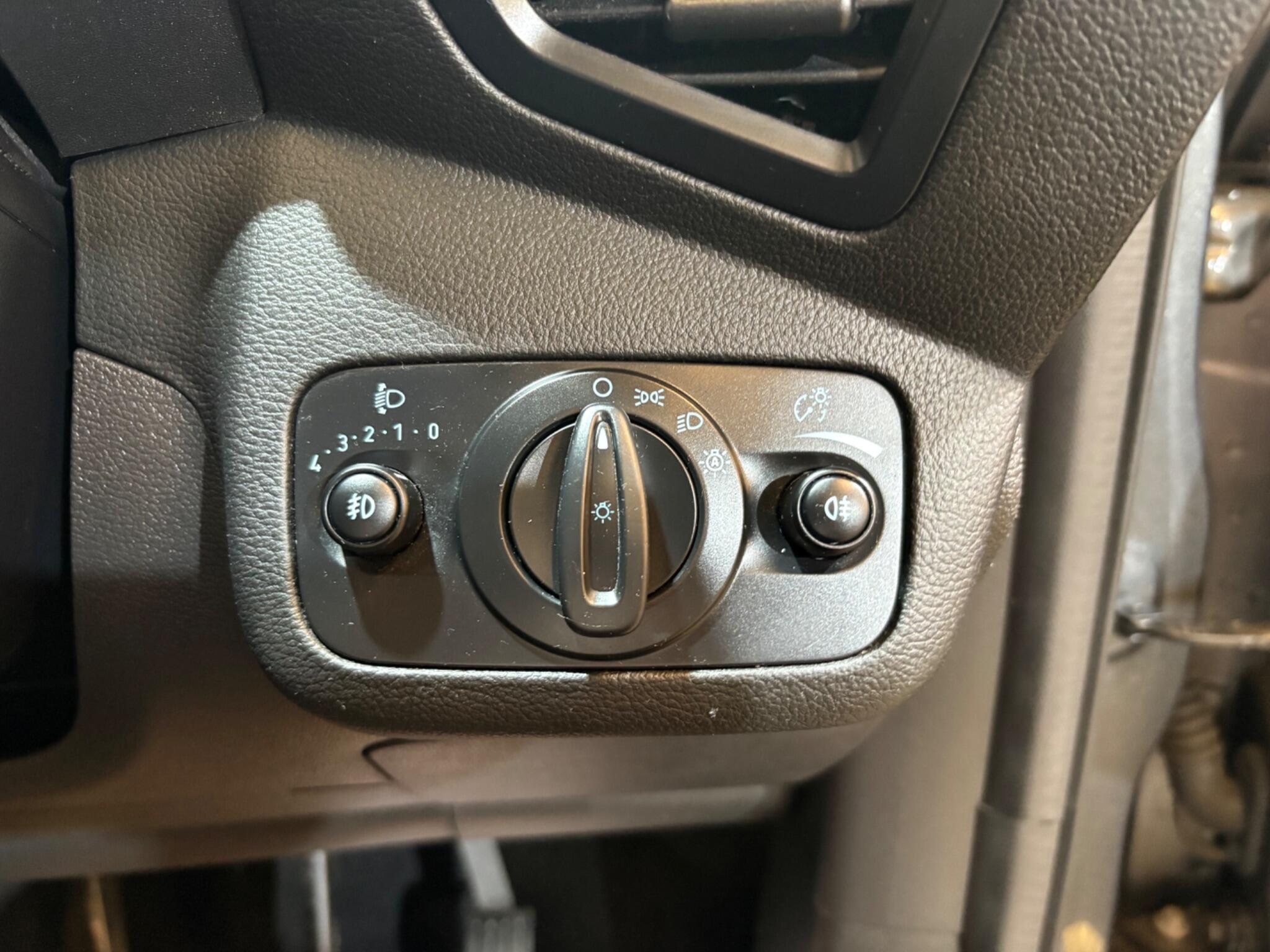 Ford Kuga view 33