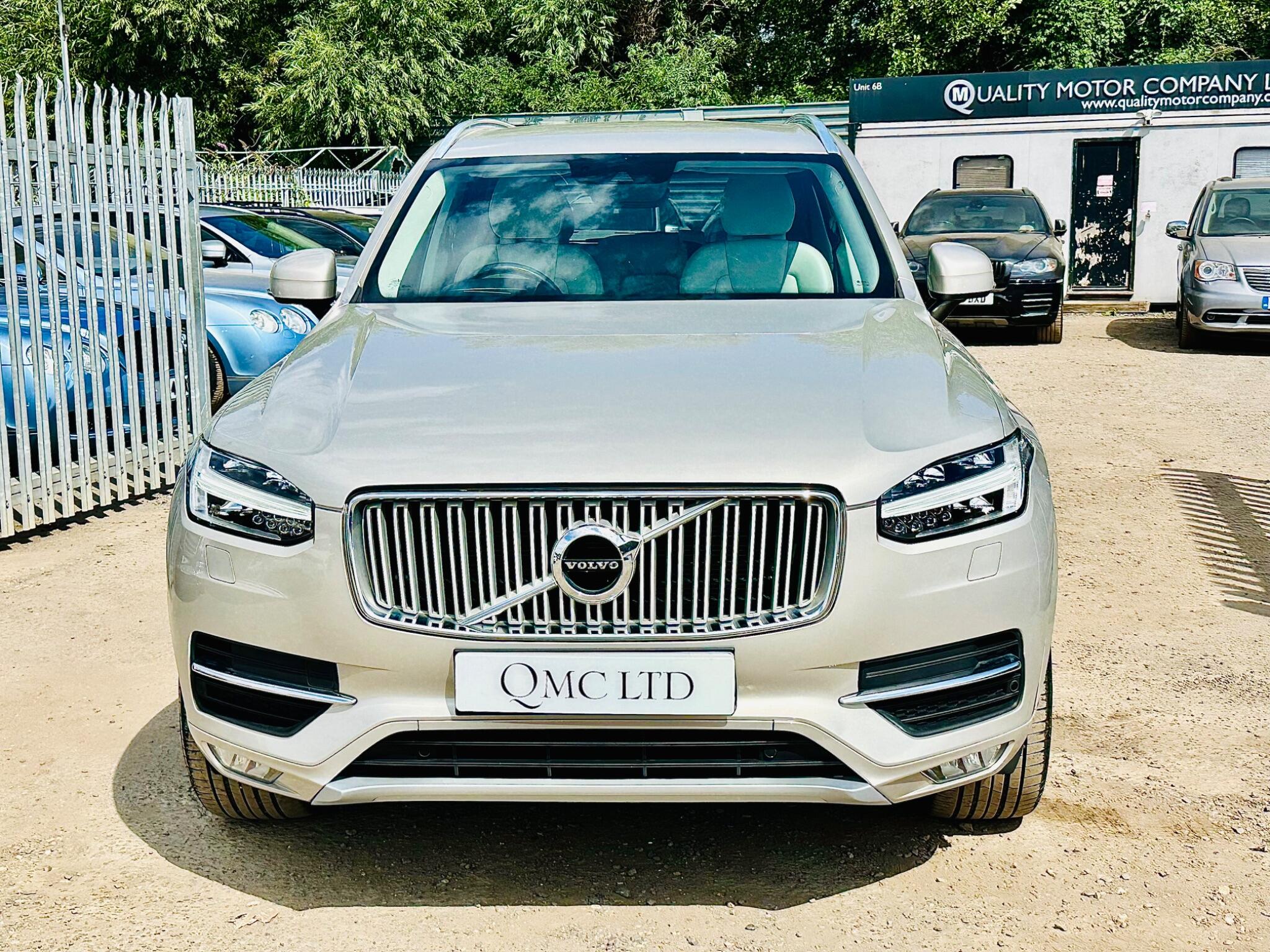 Volvo XC90 view 11