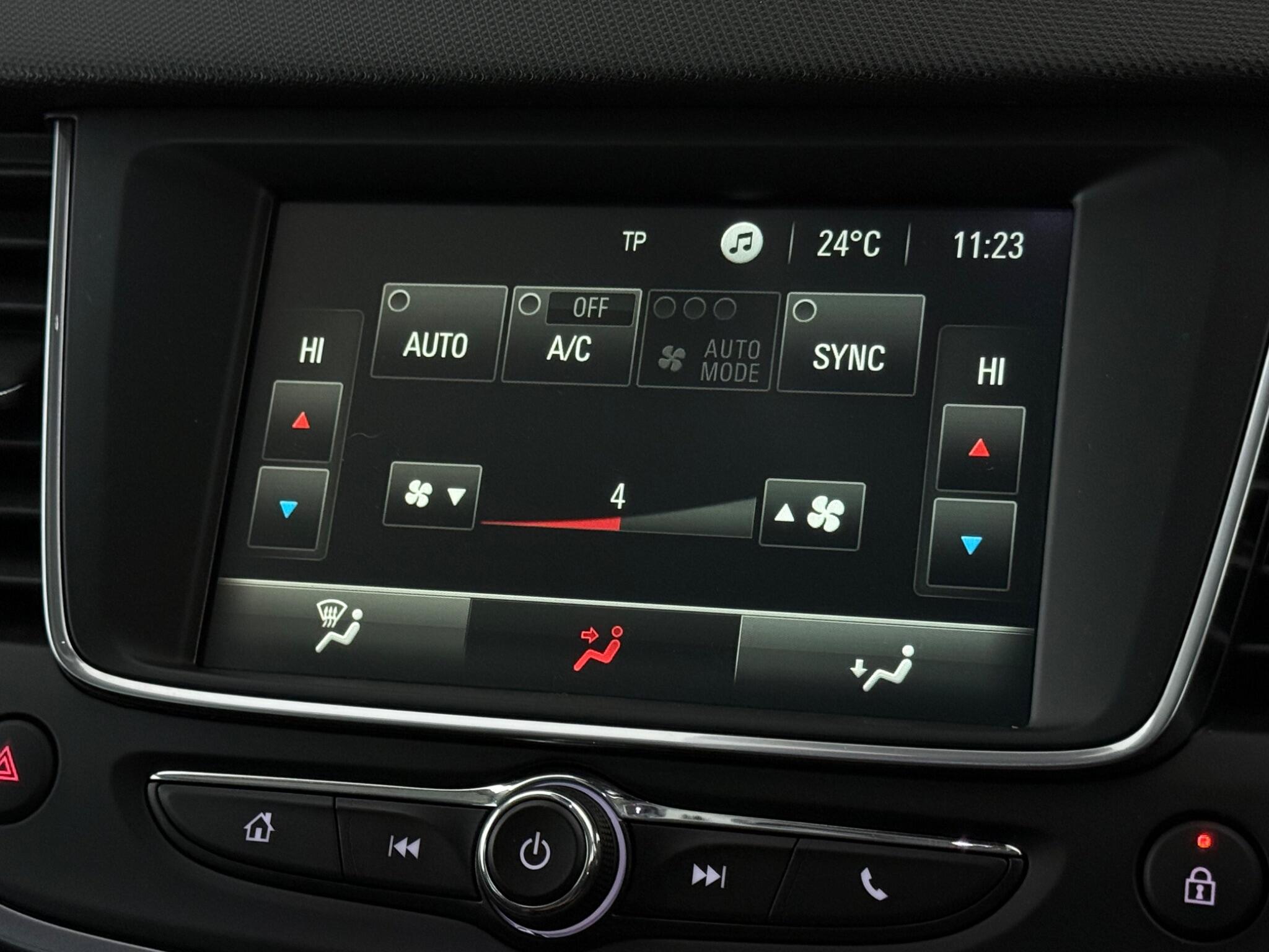 Vauxhall Crossland X view 24