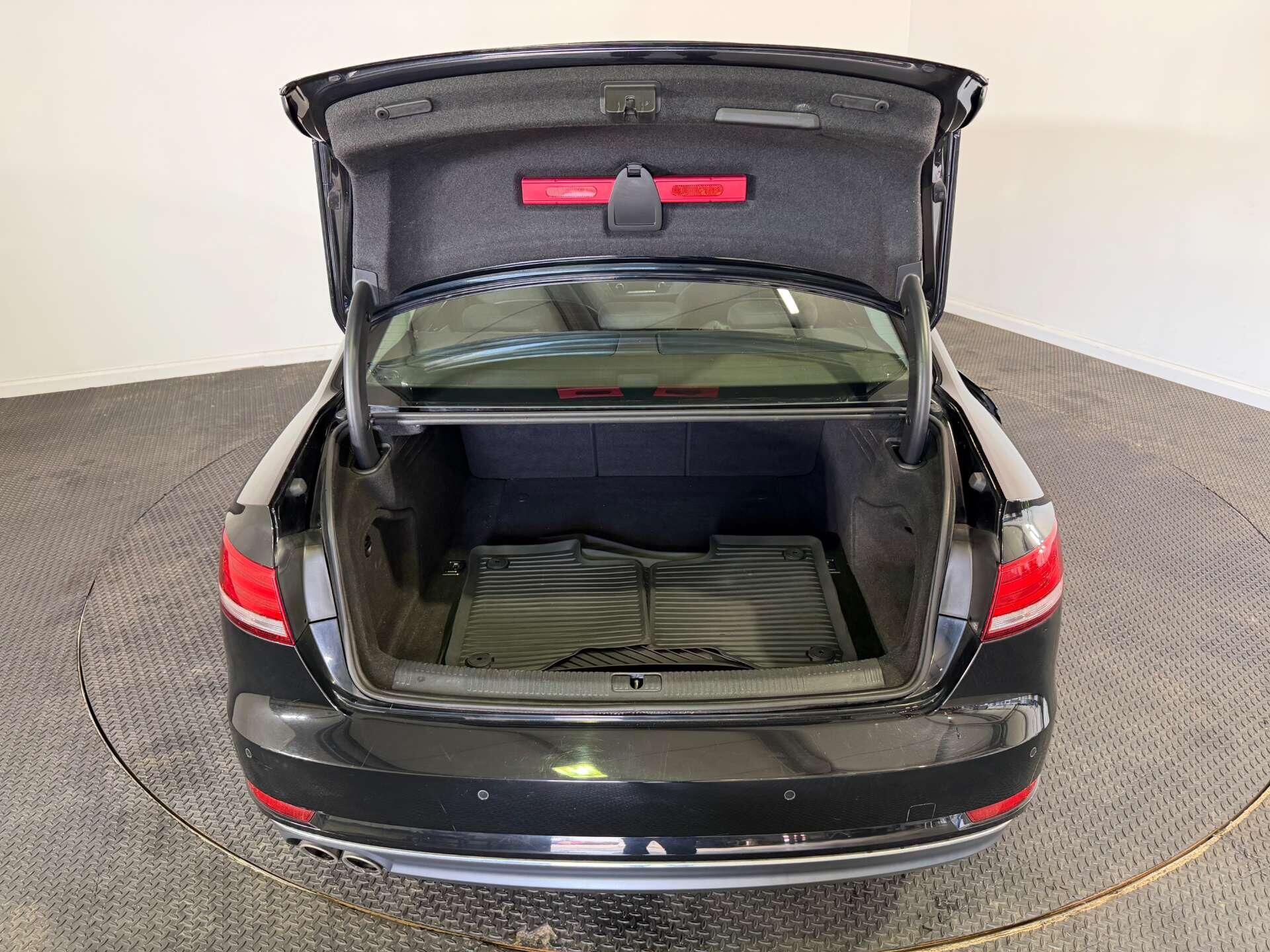Audi A4 view 11