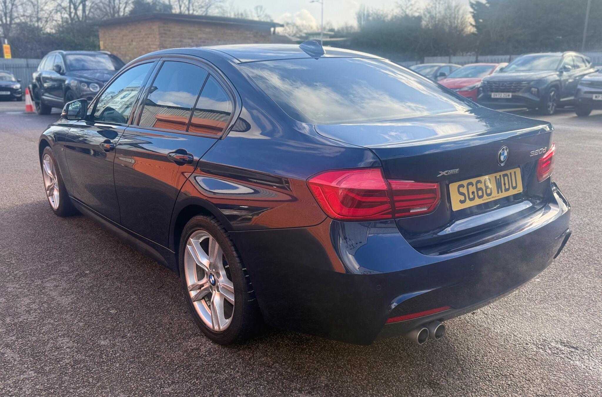 BMW 3 Series view 5