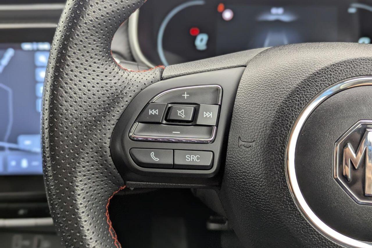 MG ZS view 31