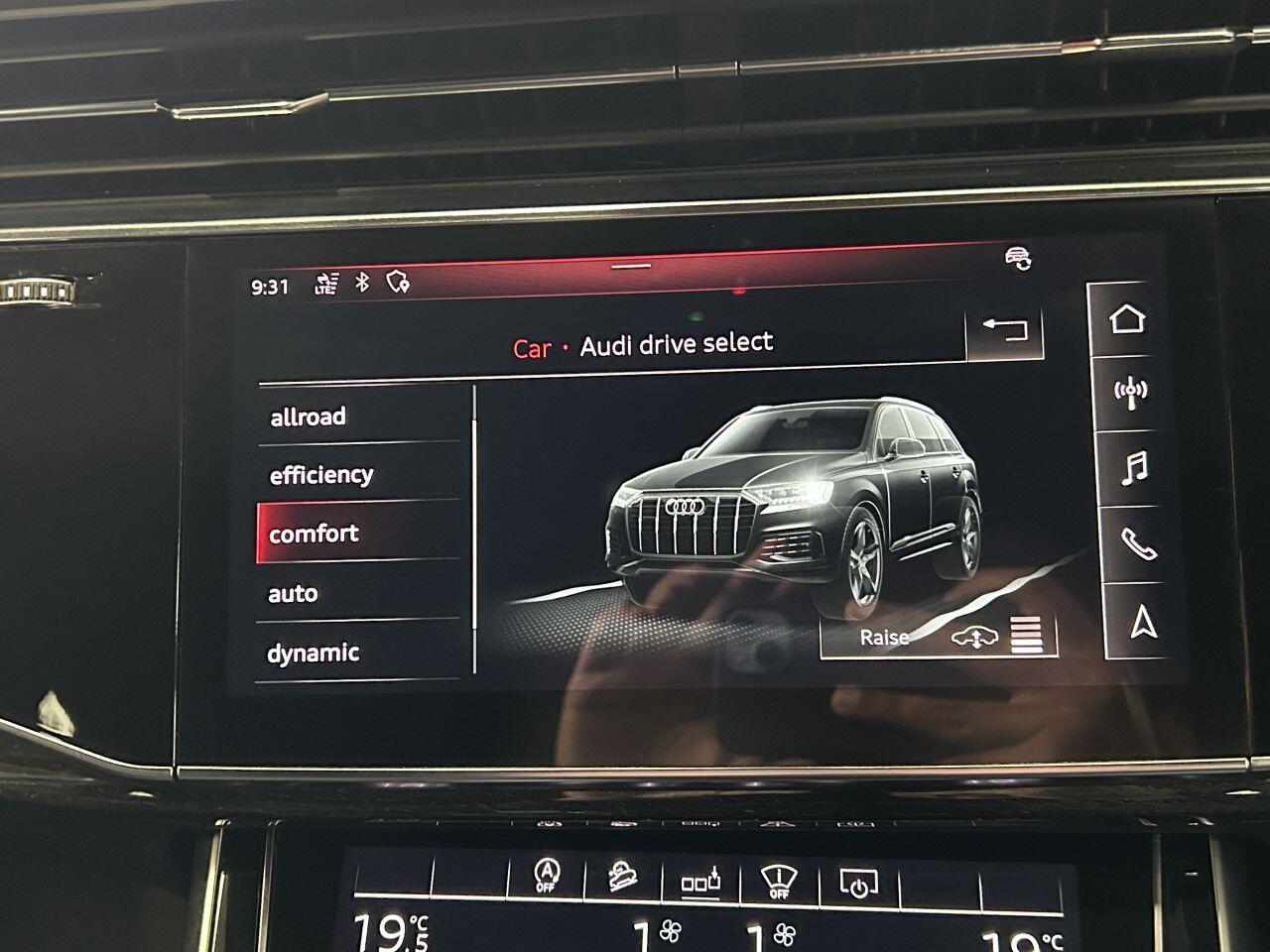 Audi Q7 view 50