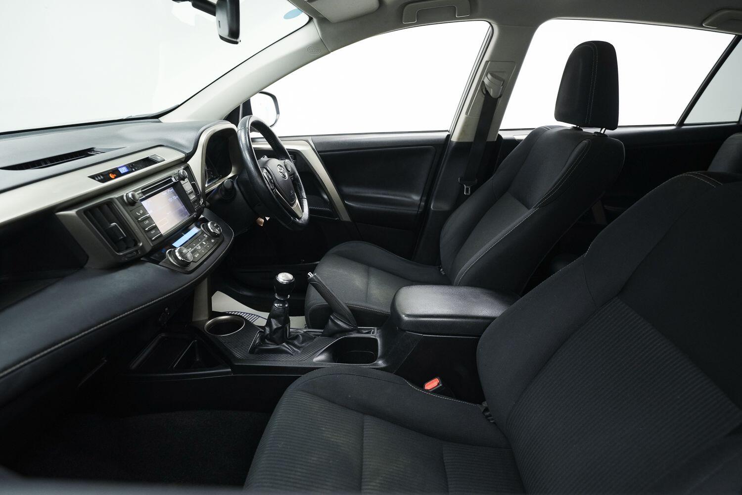 Toyota Rav4 view 26