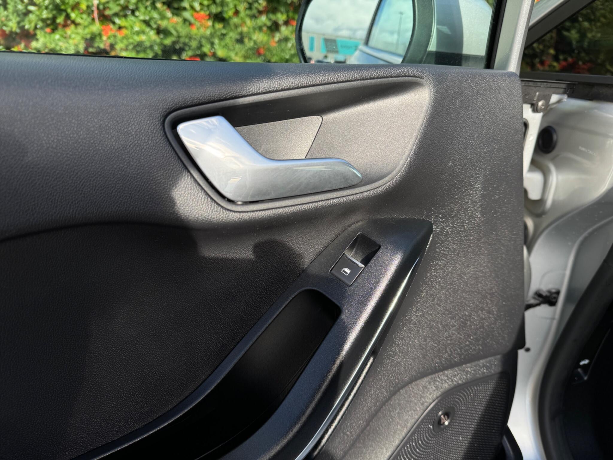 Ford Fiesta view 48