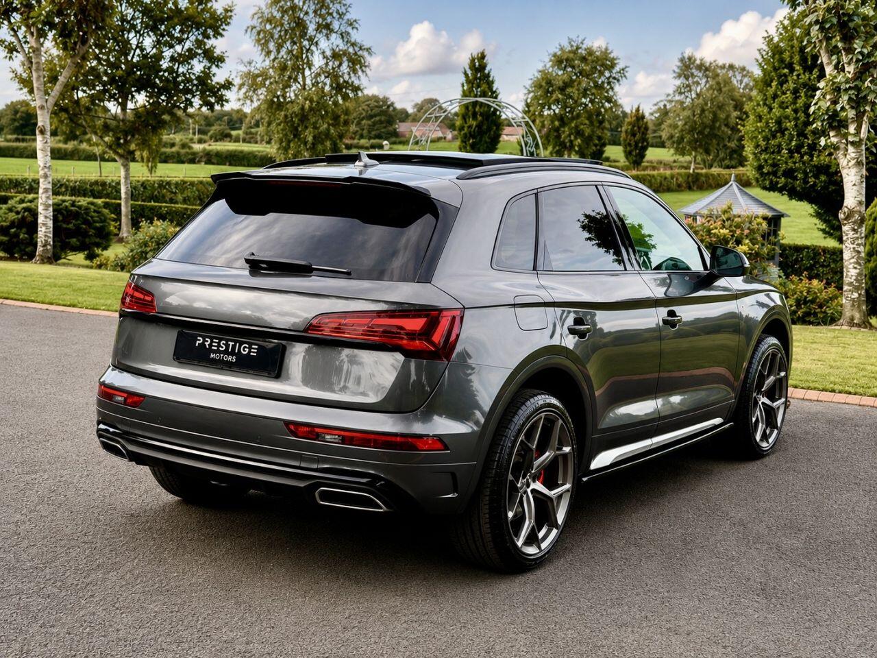 Audi Q5 view 9