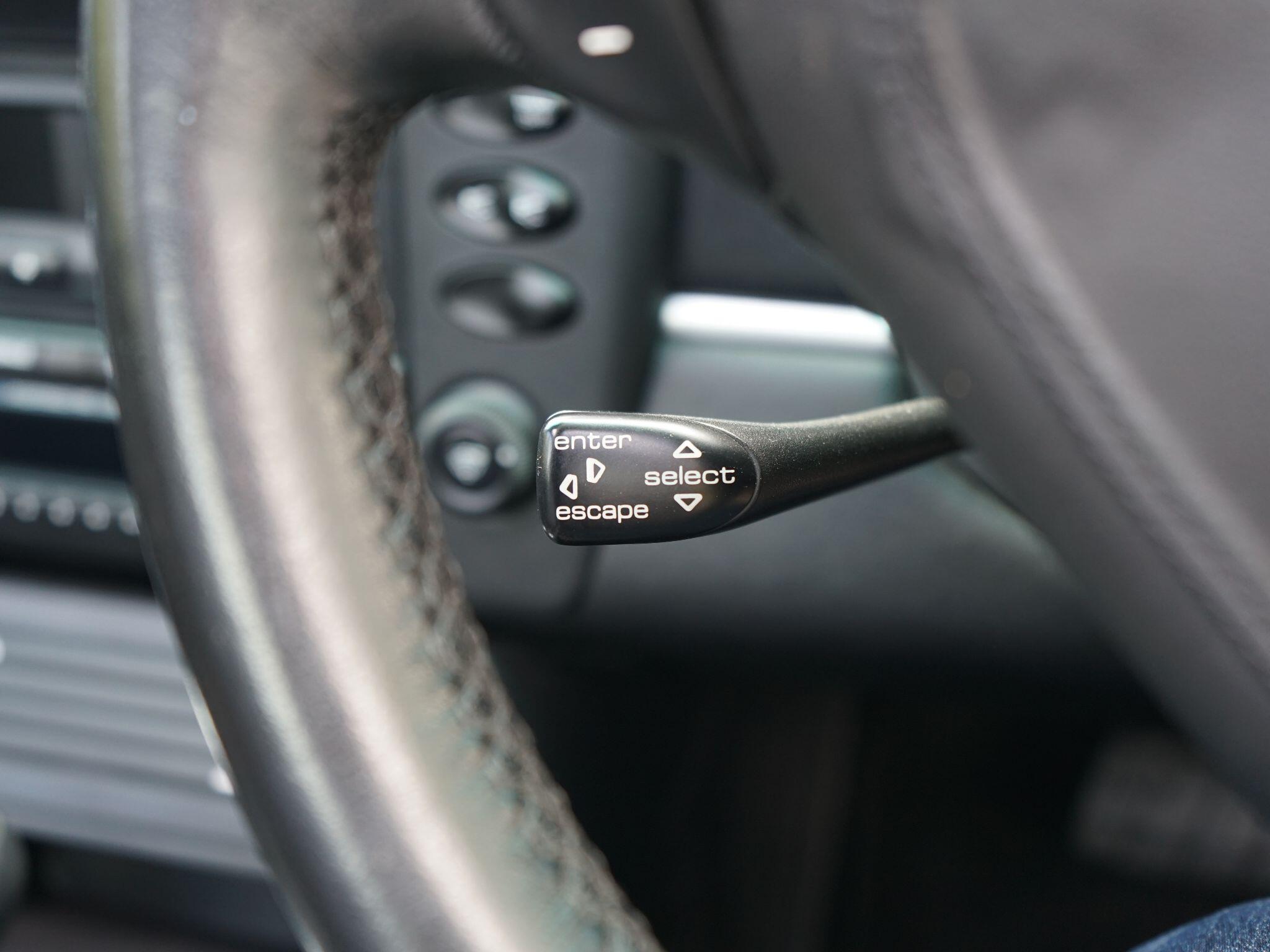Porsche 911 view 24