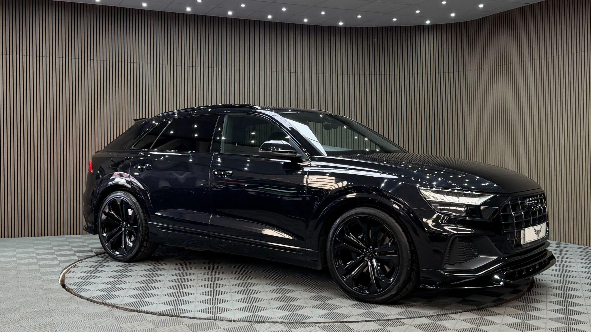 Audi Q8 view 35