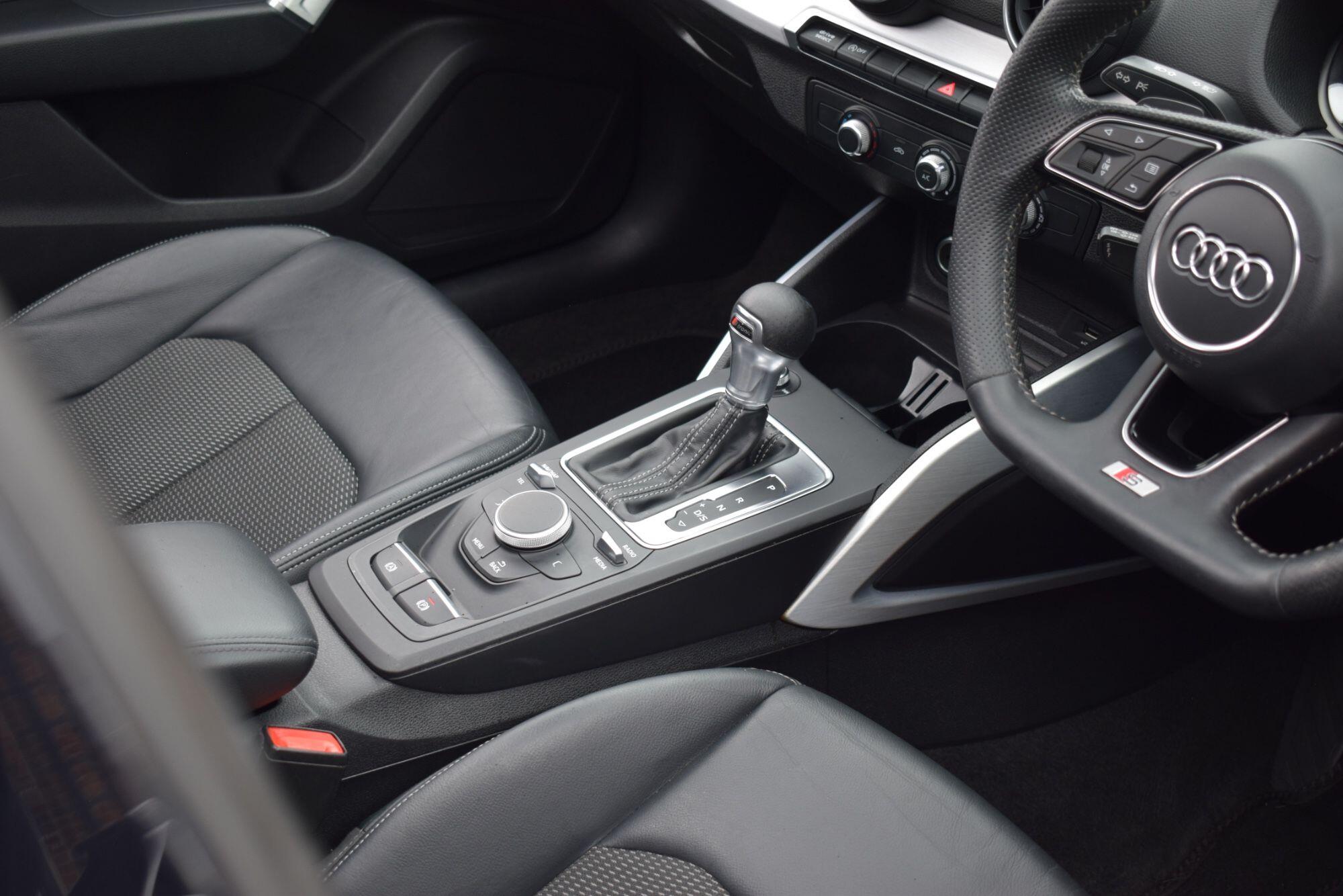Audi Q2 view 7