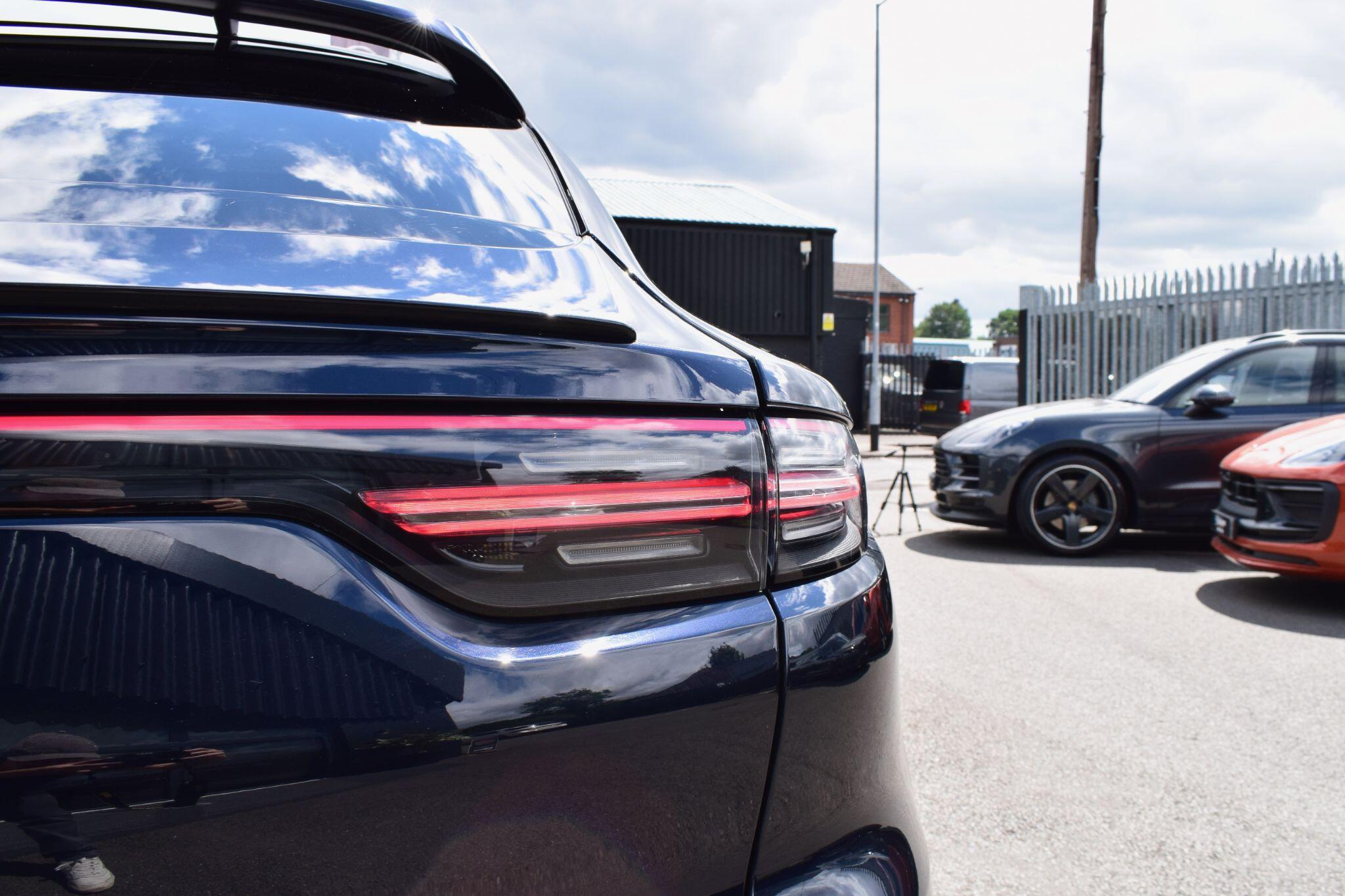 Porsche Cayenne view 43