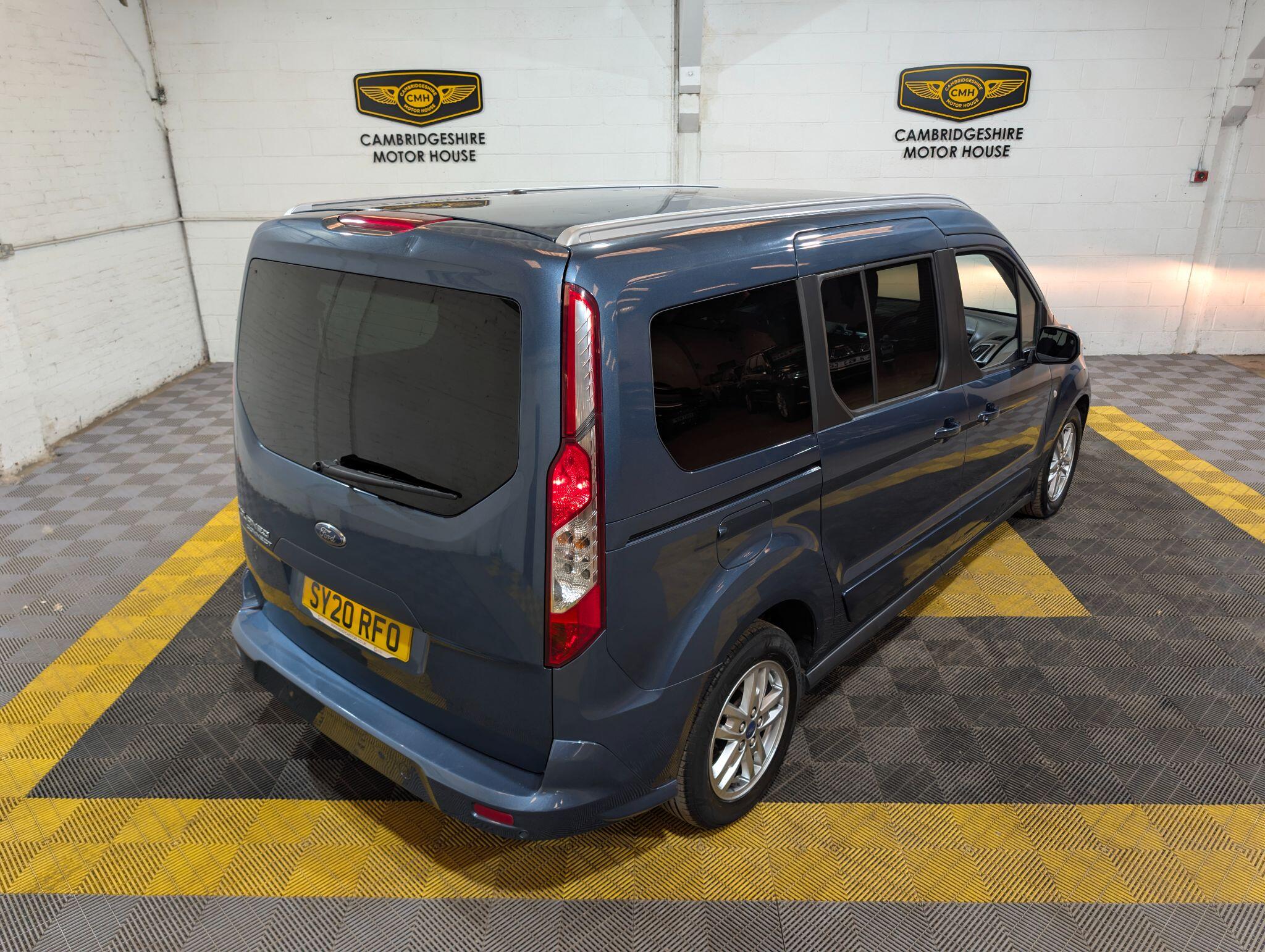 Ford Grand Tourneo Connect view 16