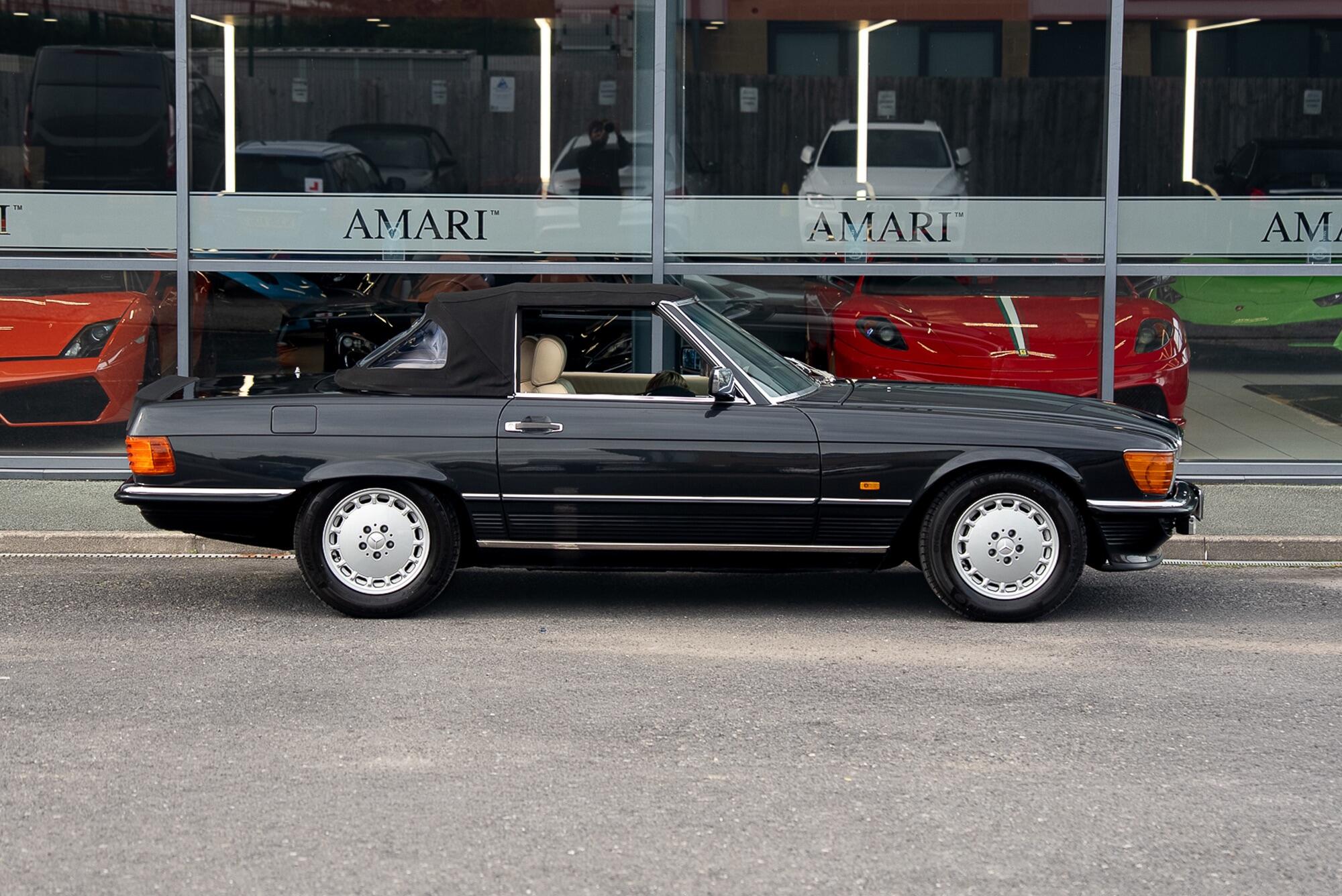 Mercedes-Benz 500 SL view 84