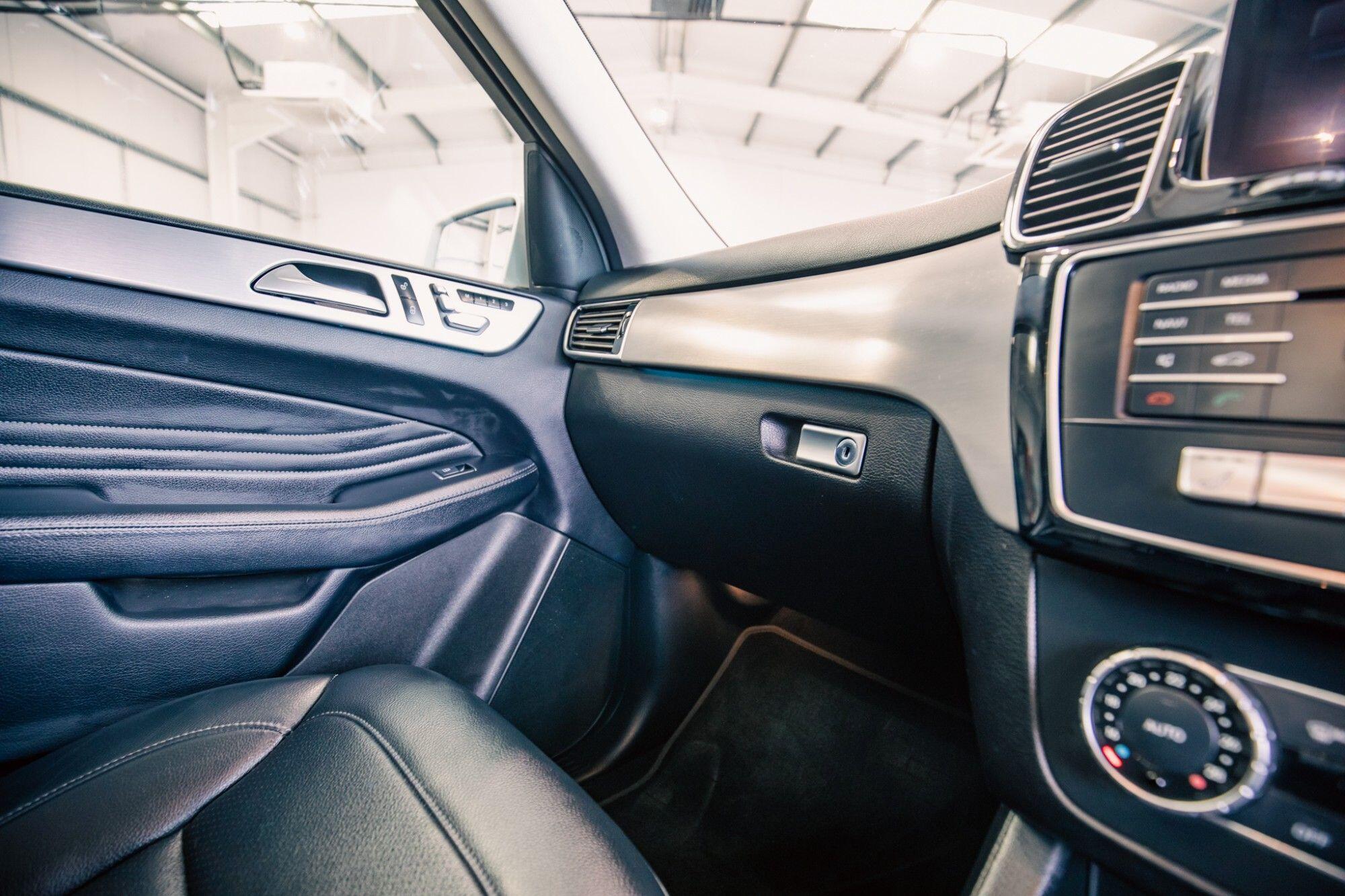 Mercedes-Benz GLE view 22