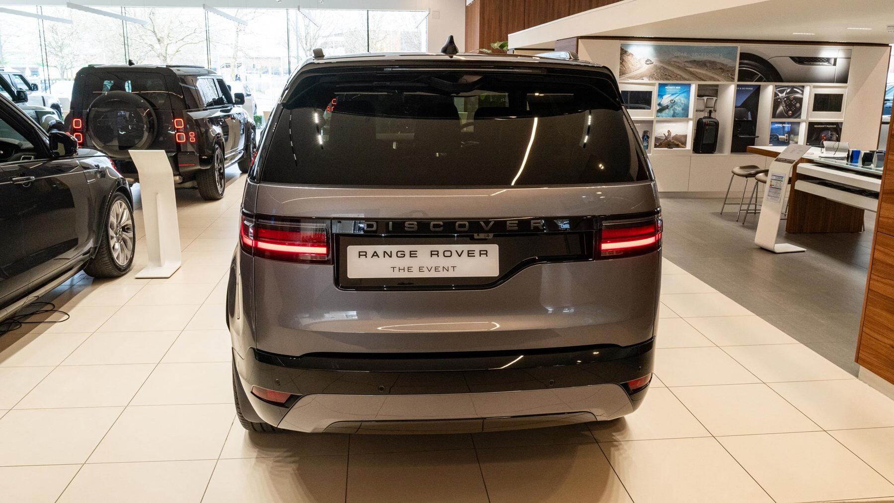 Land Rover Discovery view 6