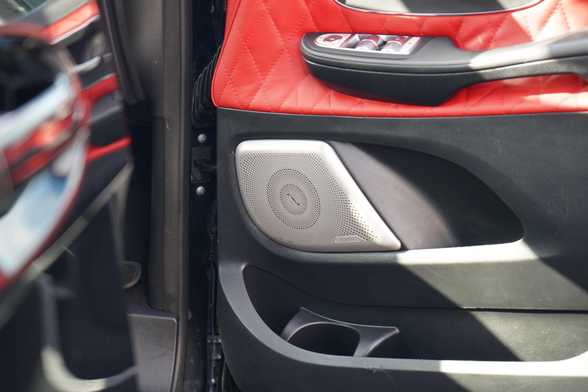 Mercedes-Benz V-Class view 14
