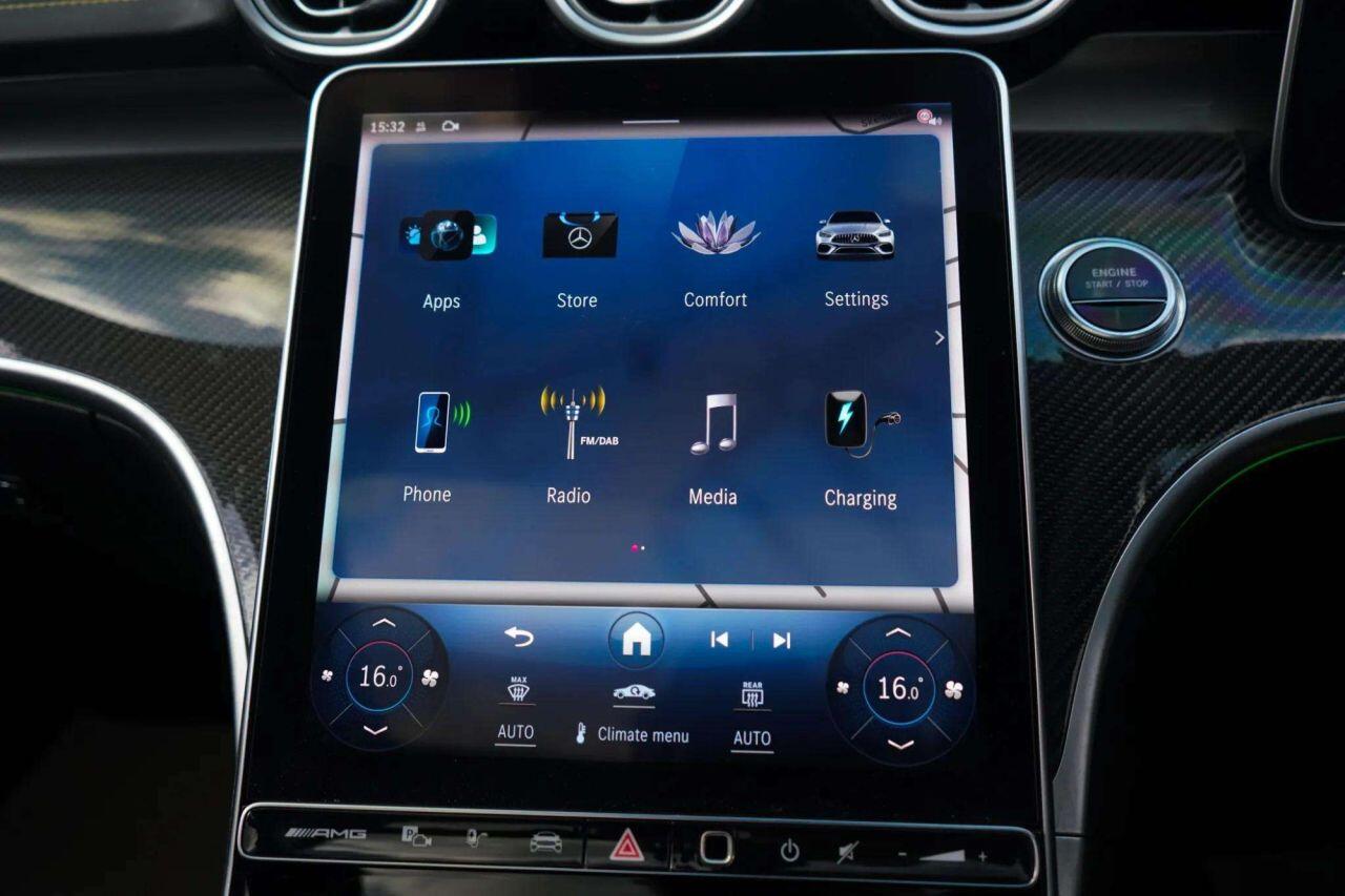 Mercedes-Benz C-Class view 33