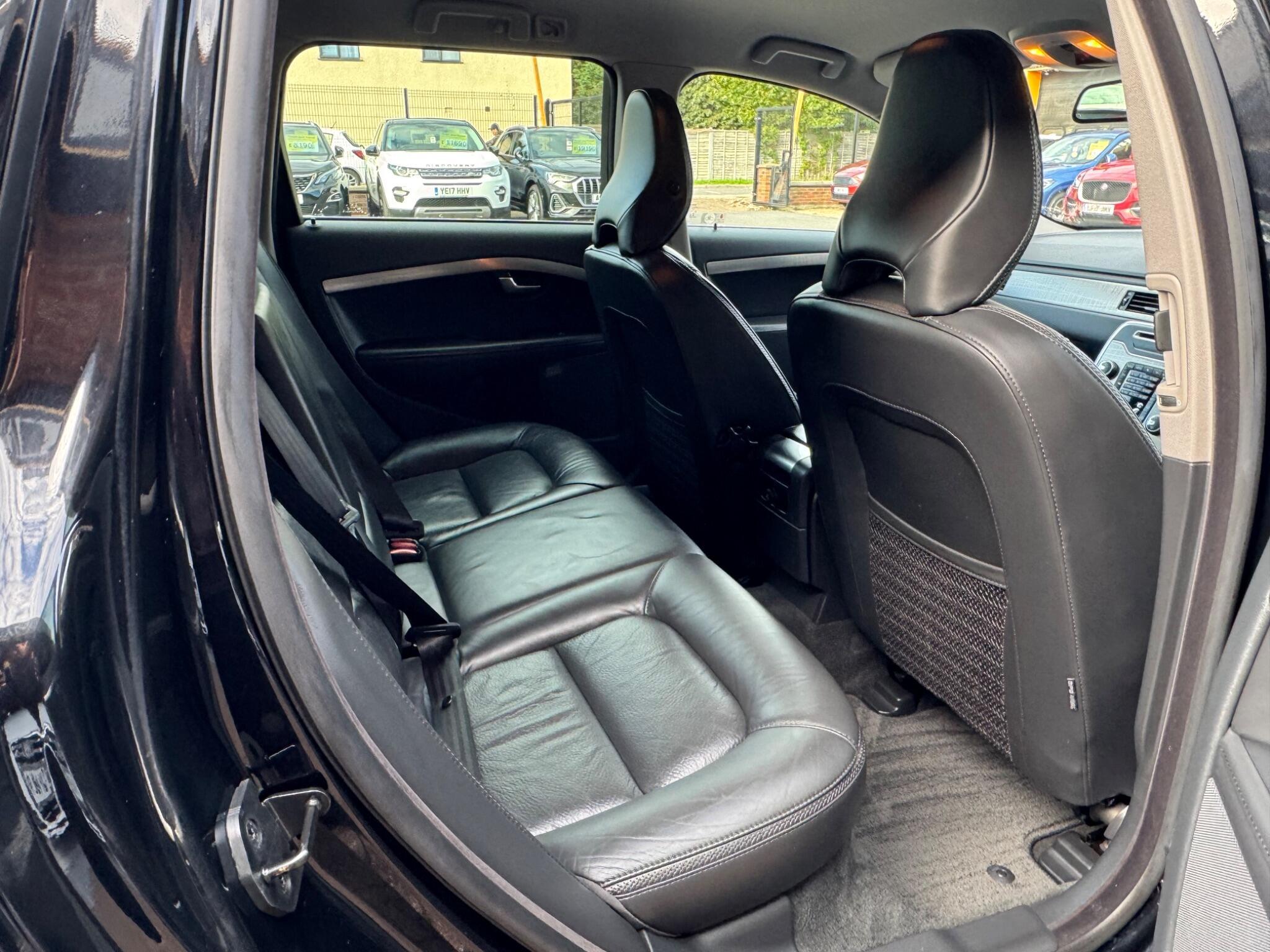 Volvo XC70 view 10