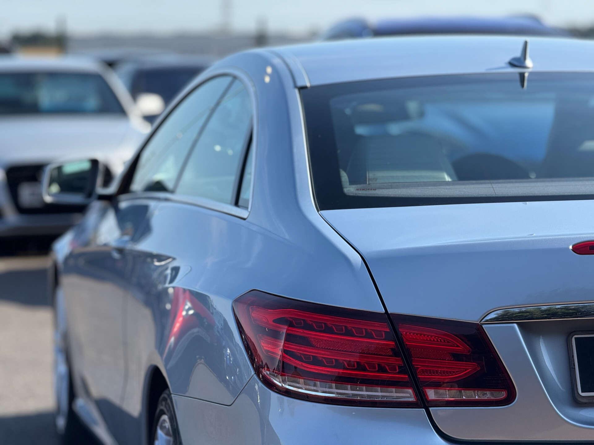 Mercedes-Benz E-Class view 25