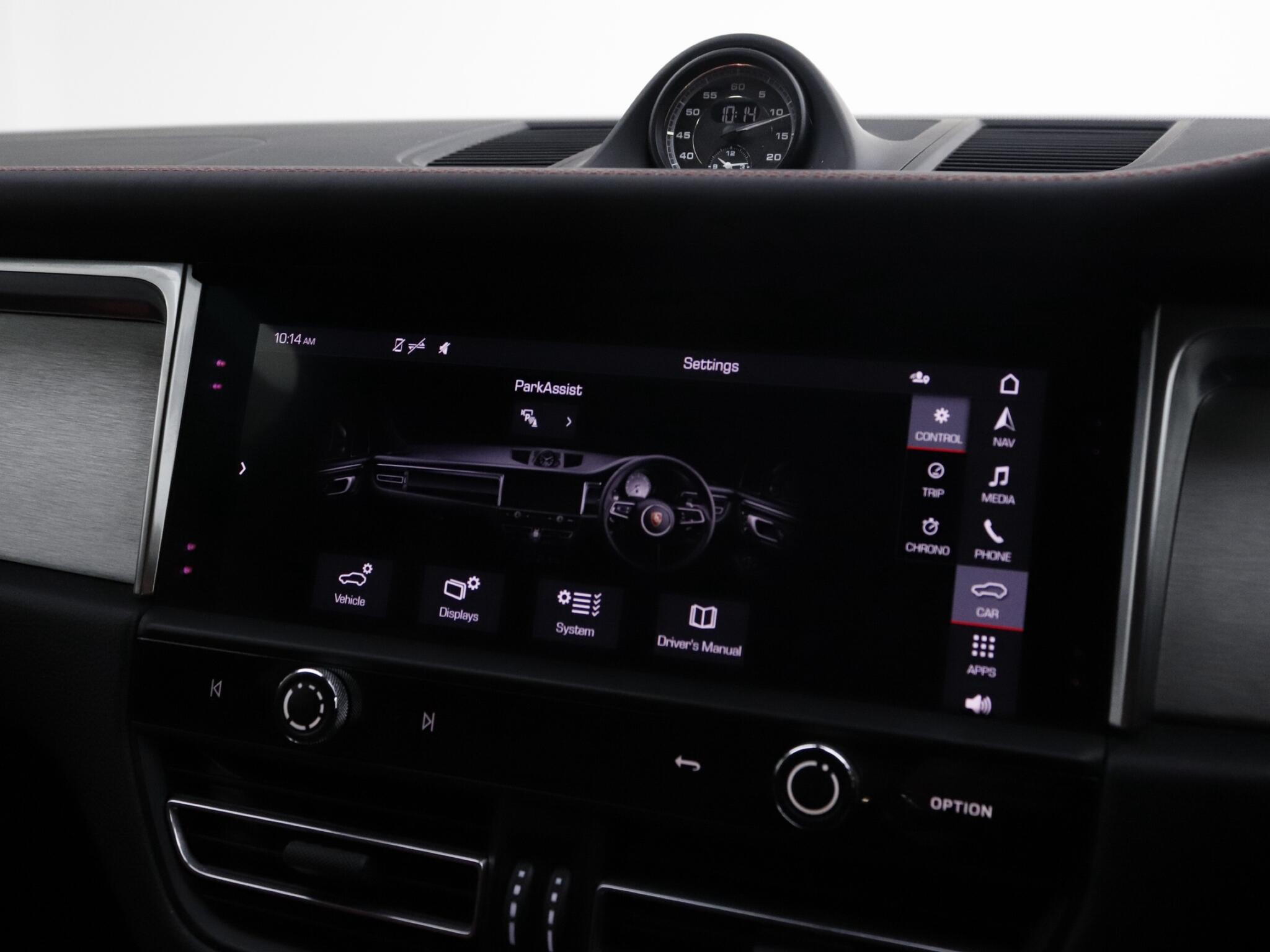 Porsche Macan view 24