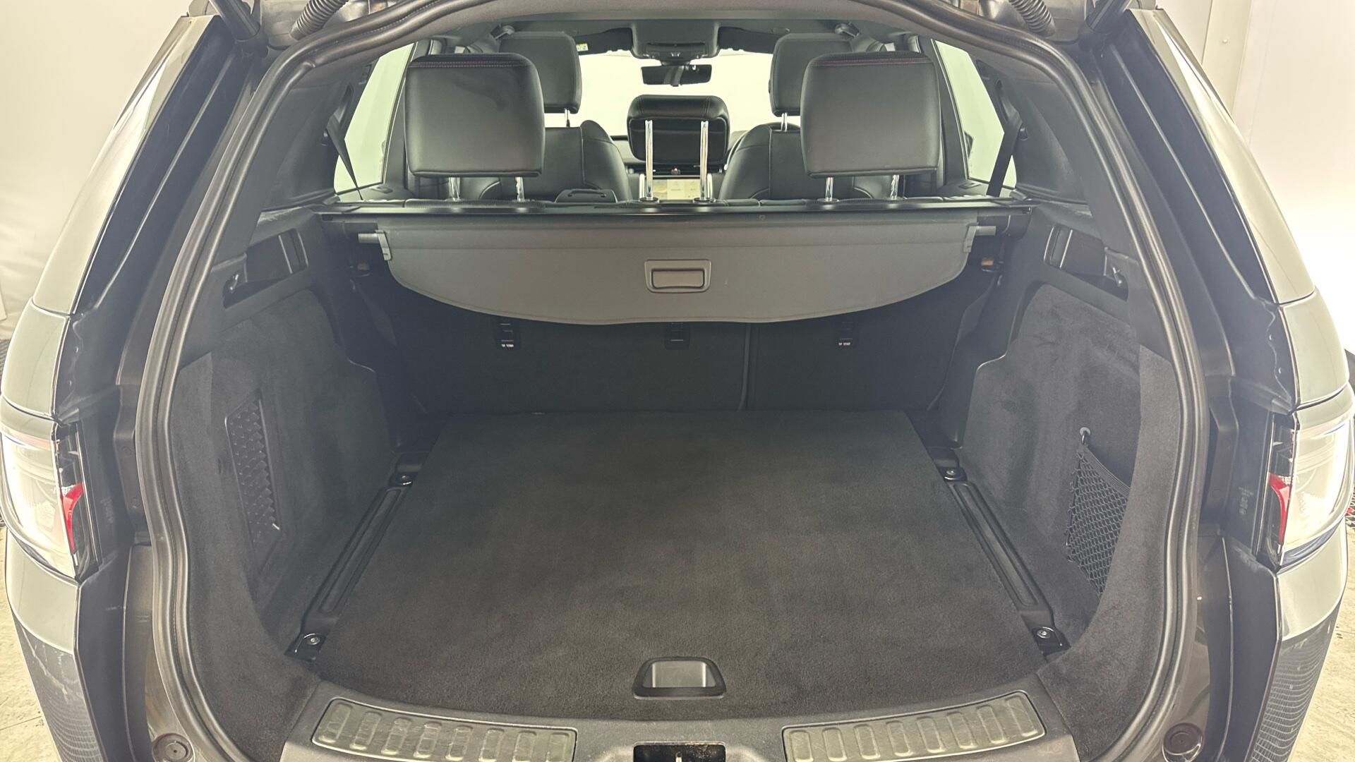 Land Rover Discovery Sport view 15
