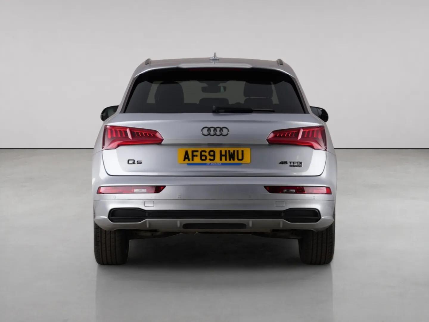 Audi Q5 view 7