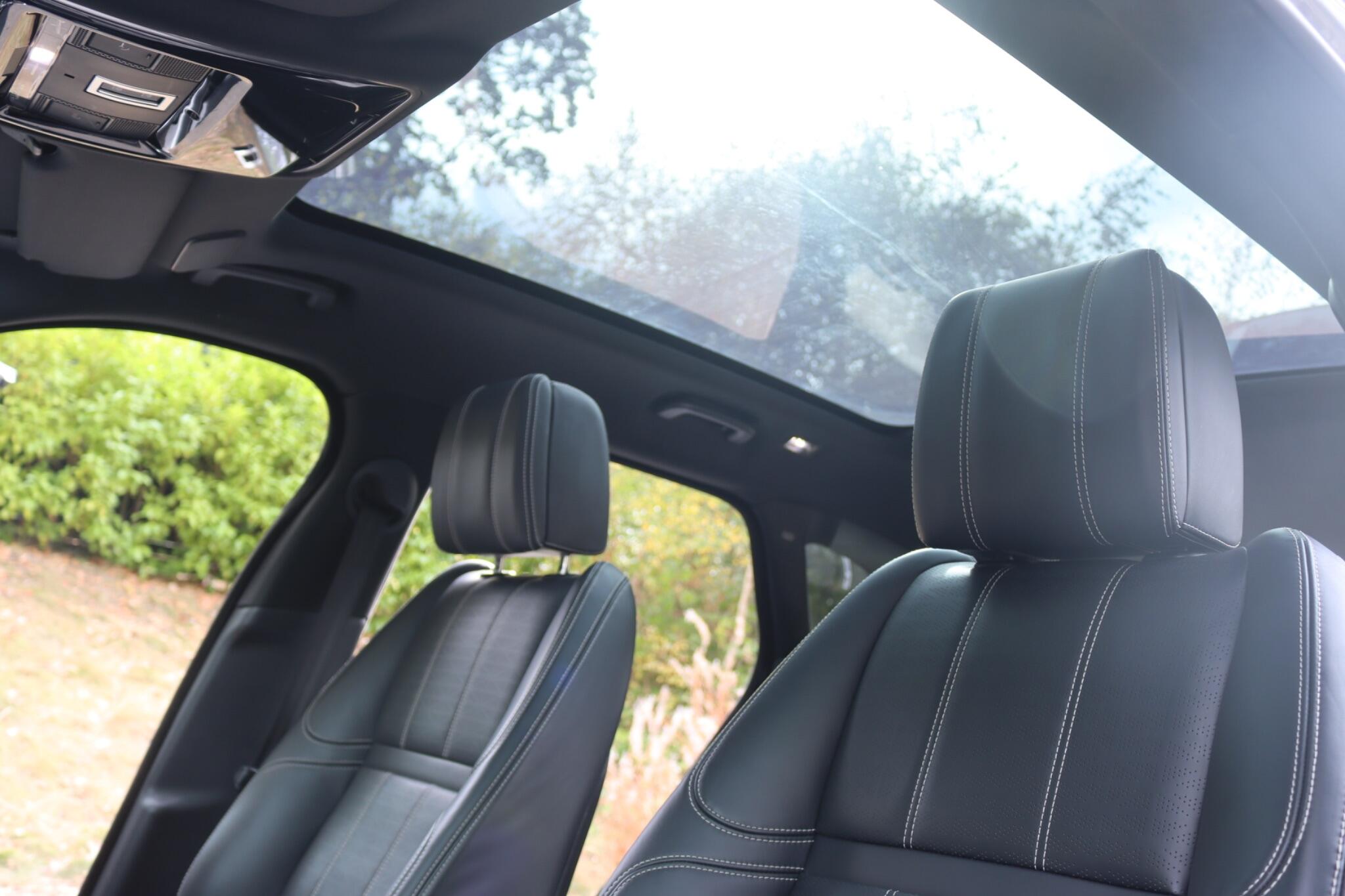 Land Rover Range Rover Velar view 4