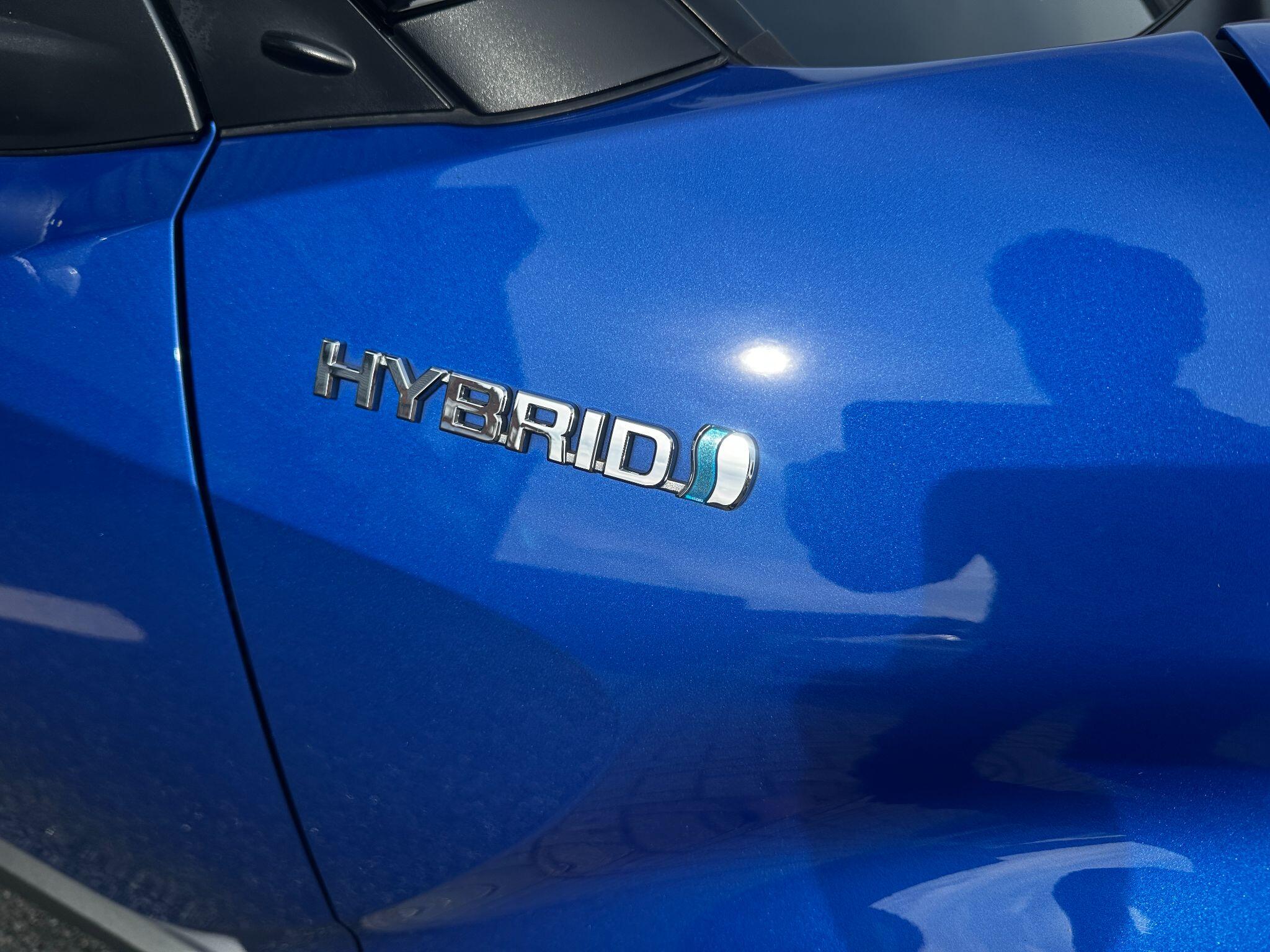 Toyota C-HR view 23