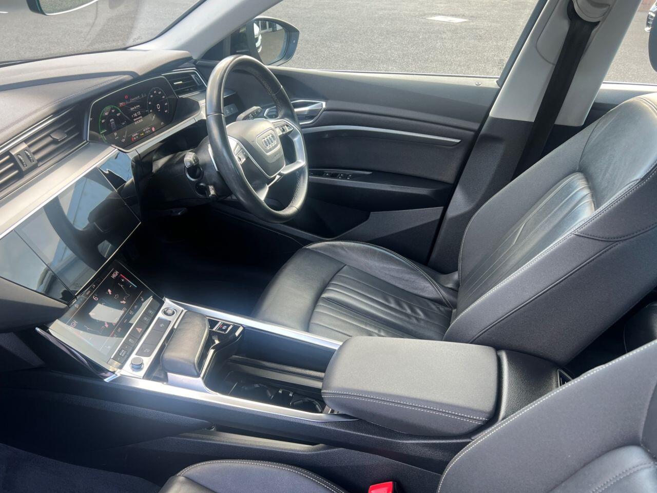 Audi Q8 E-Tron view 7
