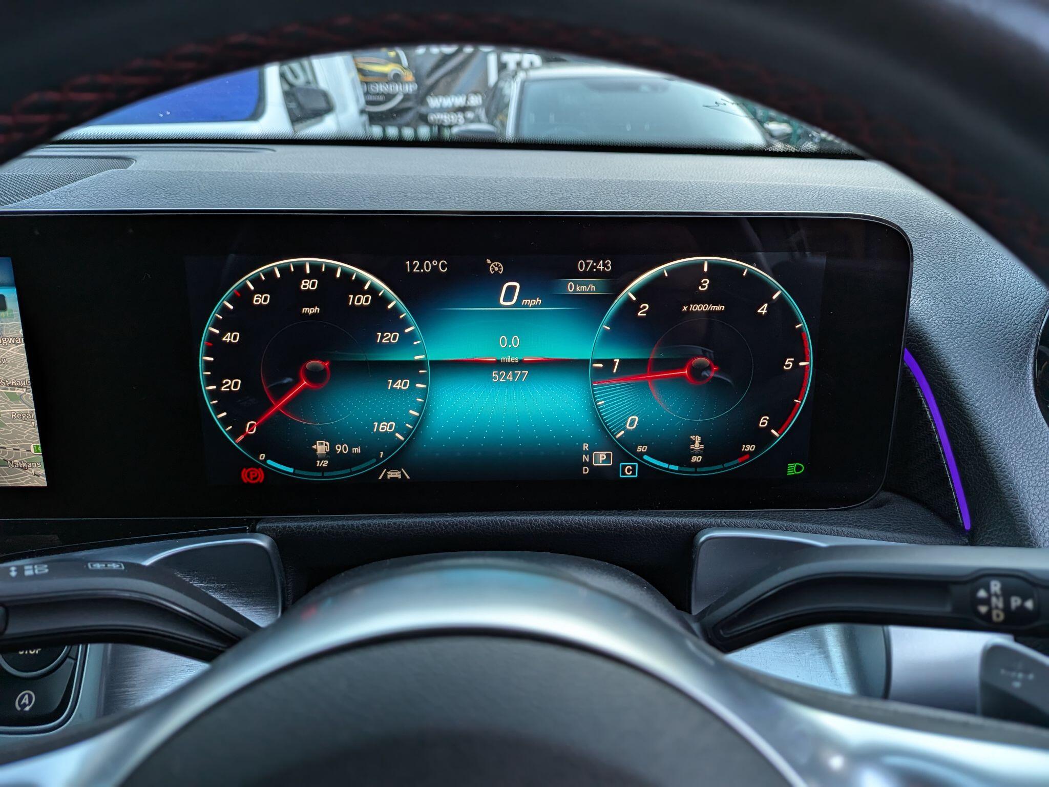 Mercedes-Benz GLB view 46