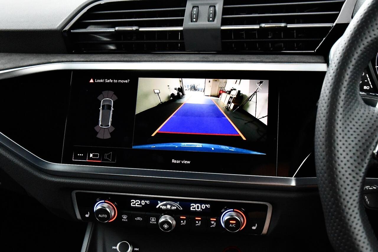 Audi RS Q3 view 47