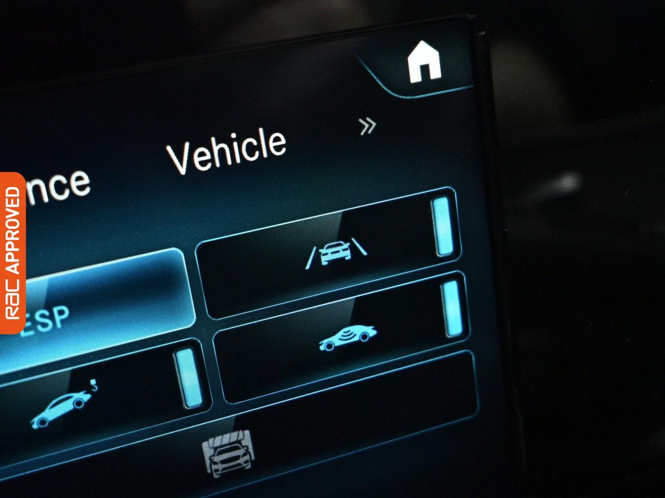 Mercedes-Benz GLB view 14