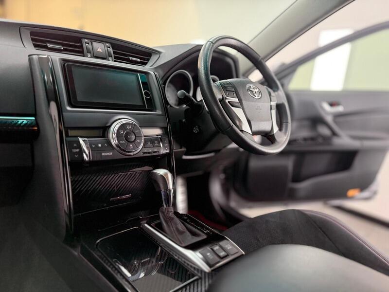 2013 Toyota Mark X image 22