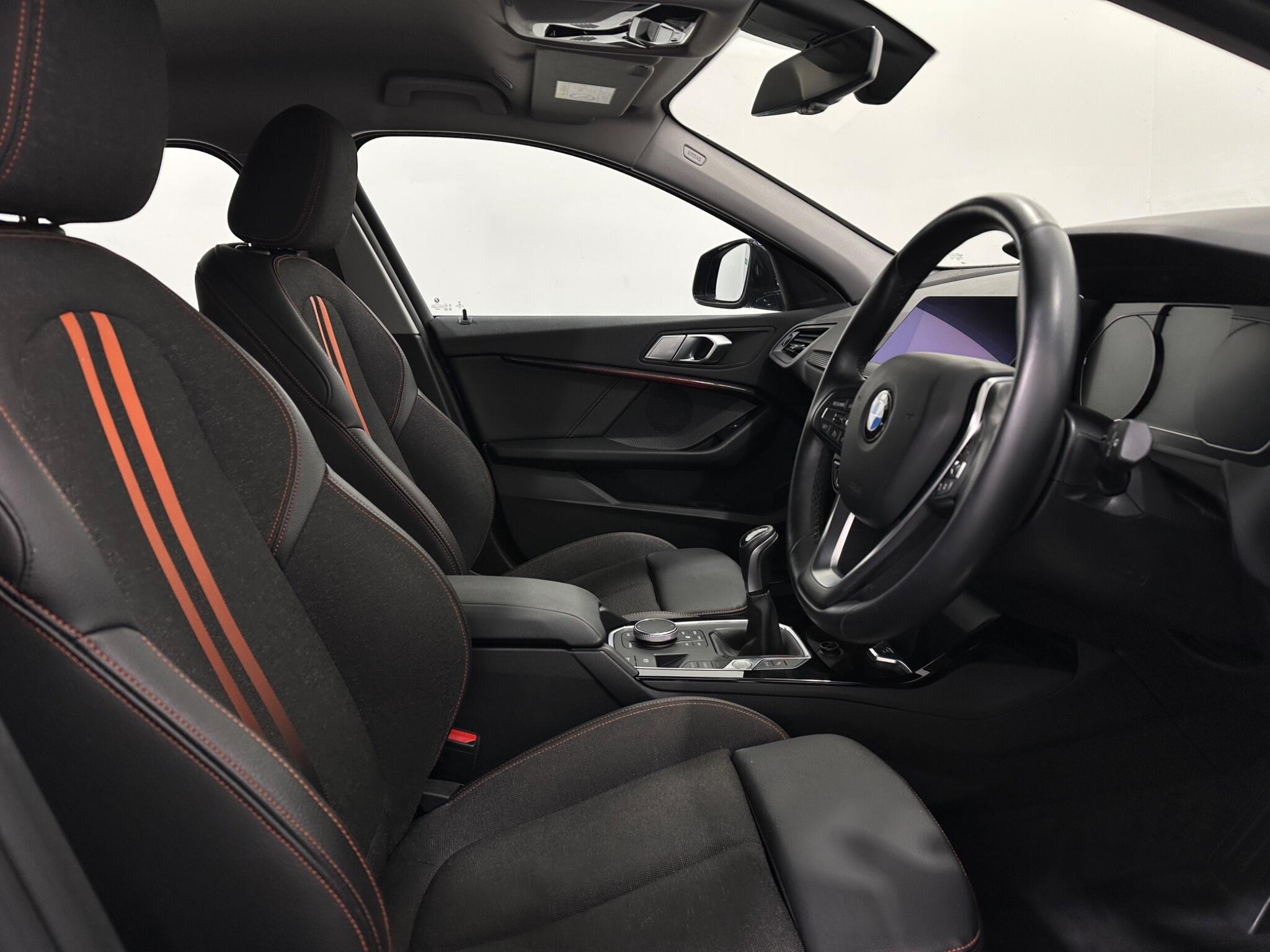 BMW 1 Series view 33