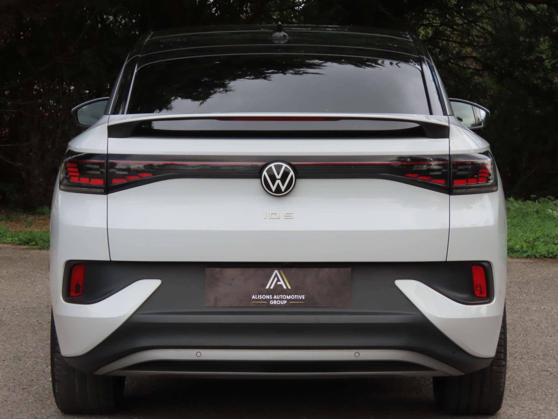 Volkswagen Id.5 view 5