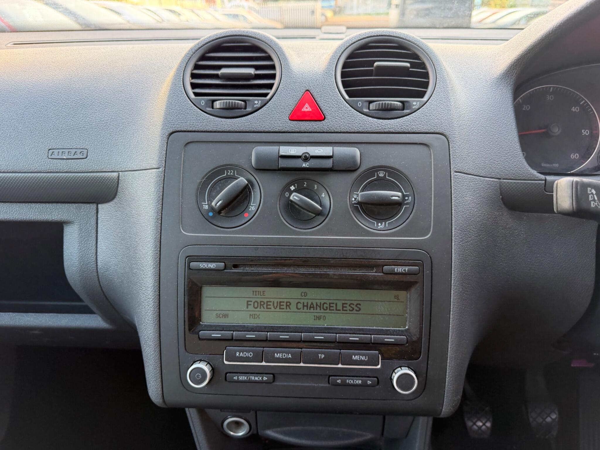 Volkswagen Caddy Maxi Life view 18