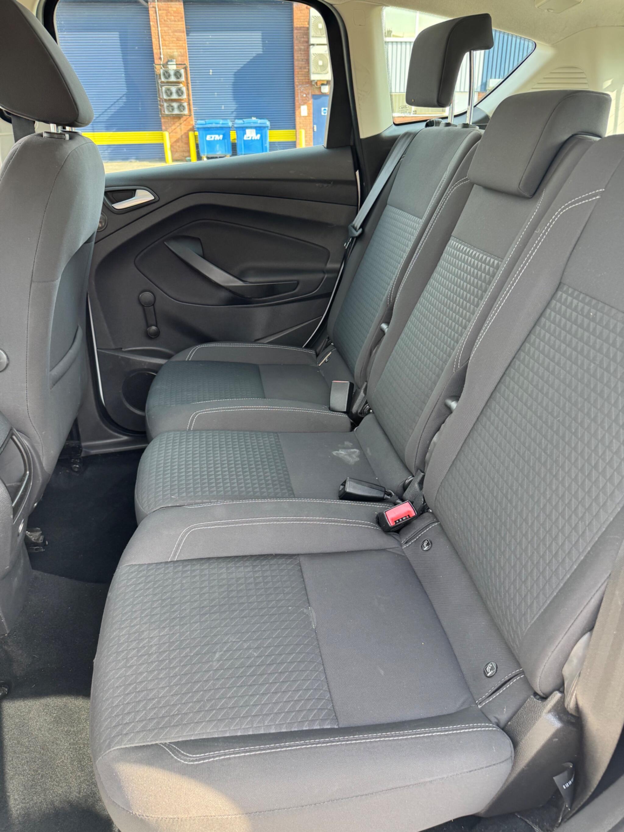 Ford C-Max view 27