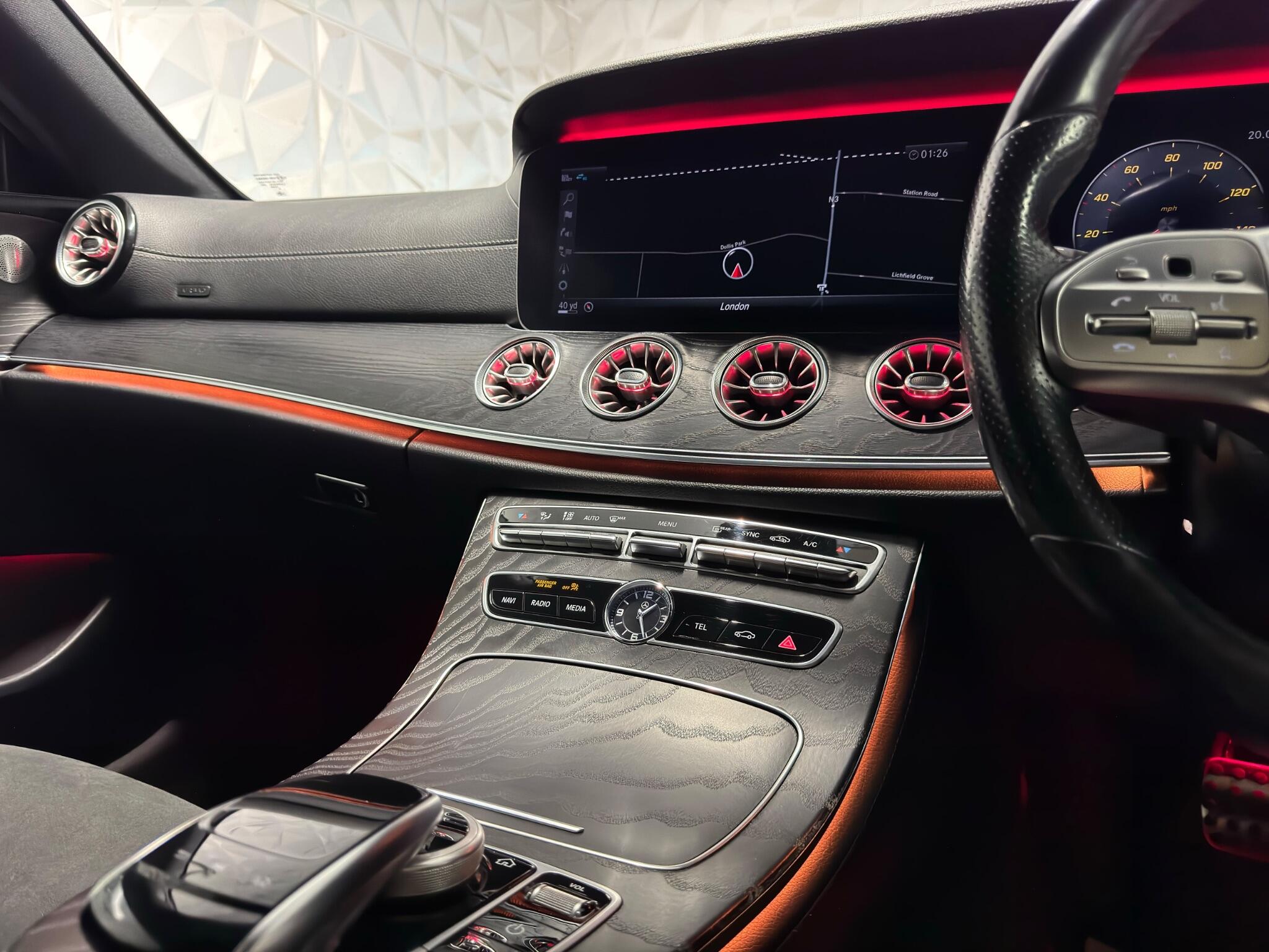 Mercedes-Benz E-Class view 27