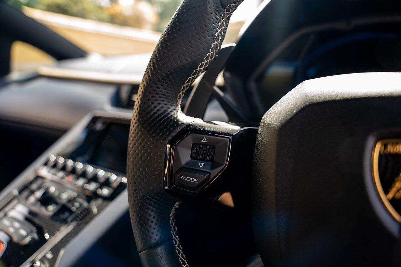 Lamborghini Aventador view 108