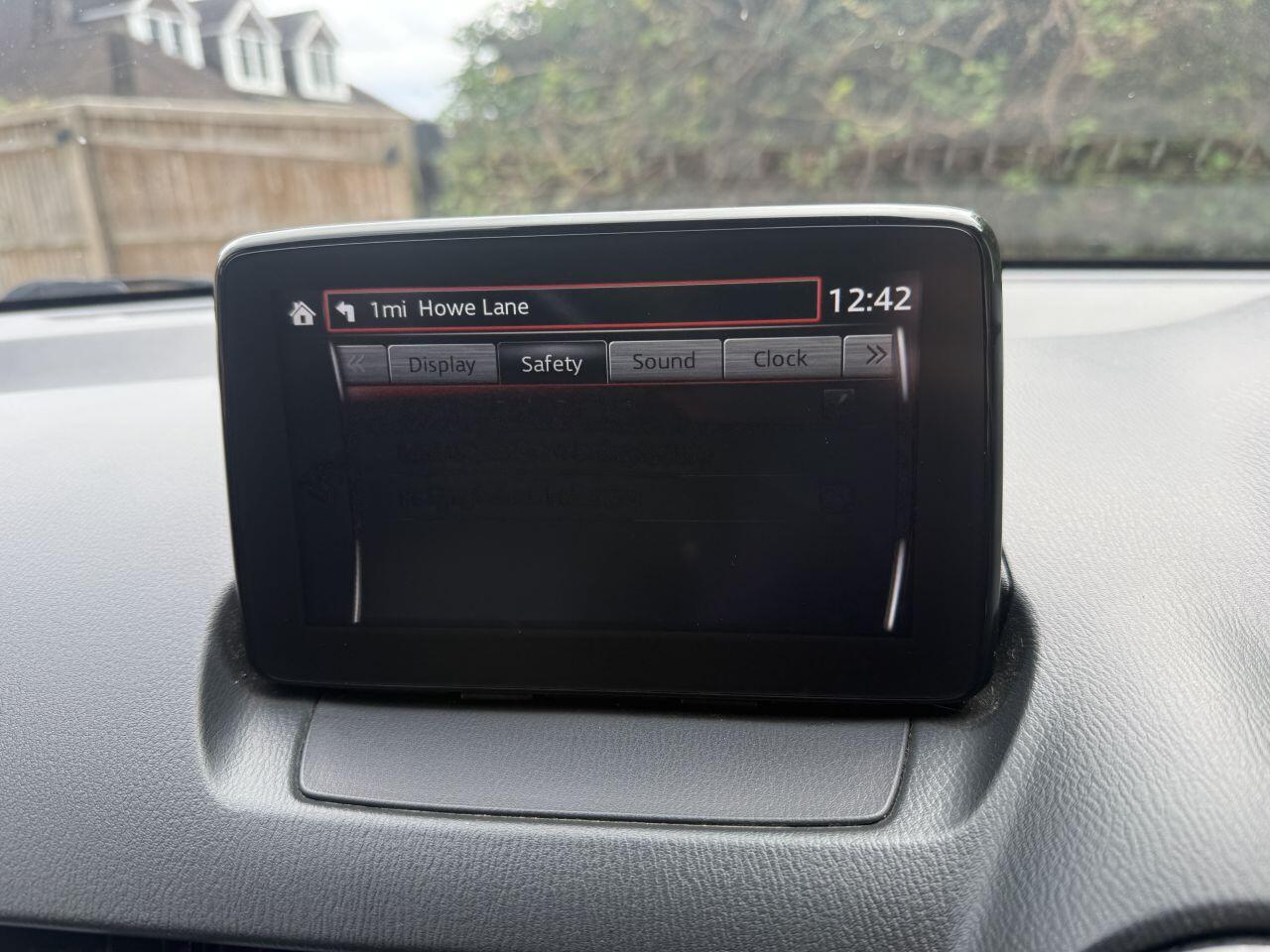Mazda Mazda2 view 32
