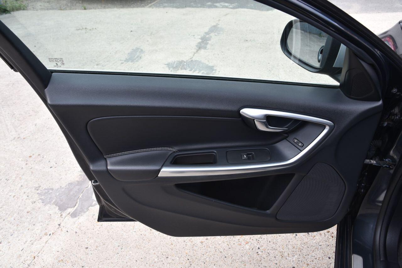 Volvo S60 view 53