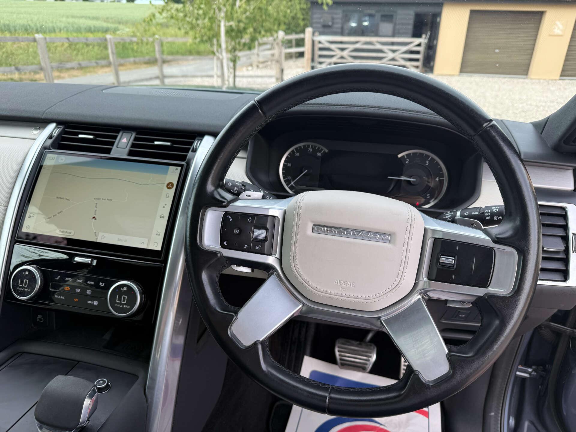 Land Rover Discovery view 31