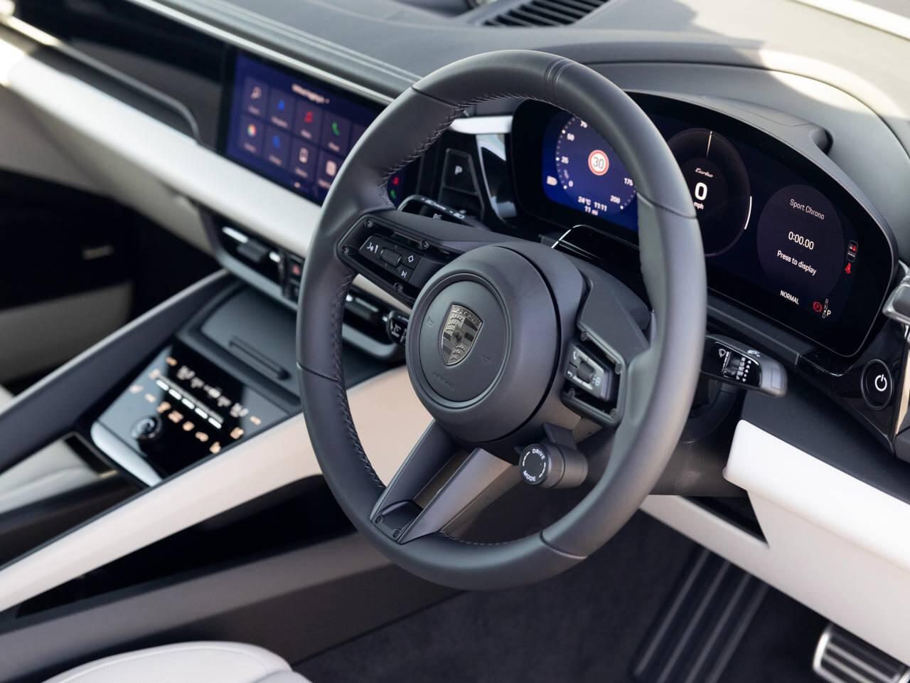 Porsche Macan view 78