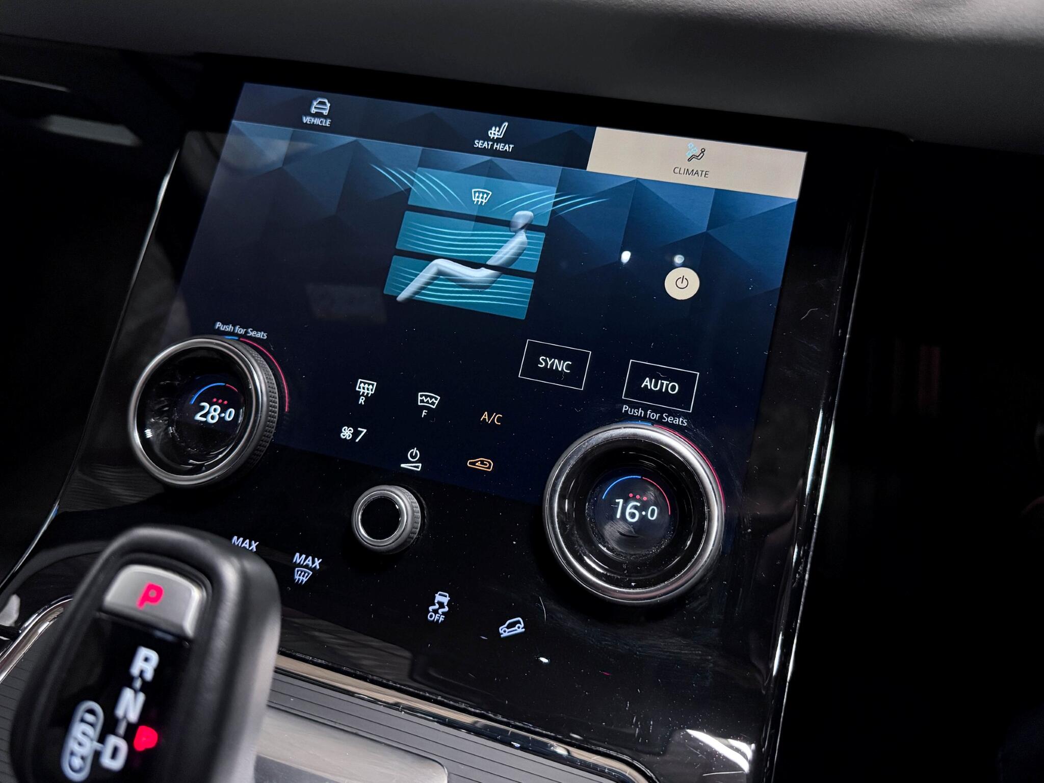 Land Rover Range Rover Evoque view 37