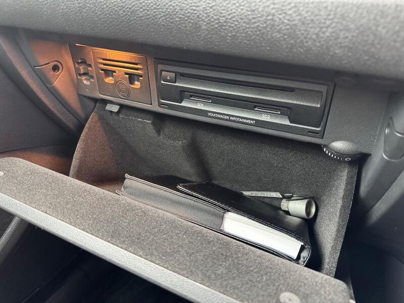 Volkswagen Golf SV view 40