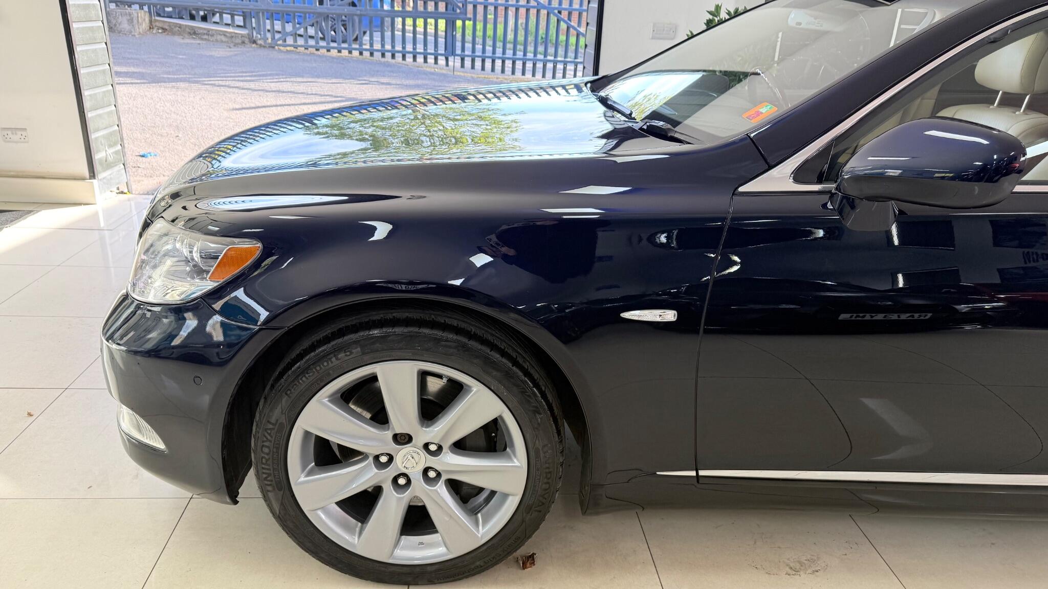 Lexus LS view 44