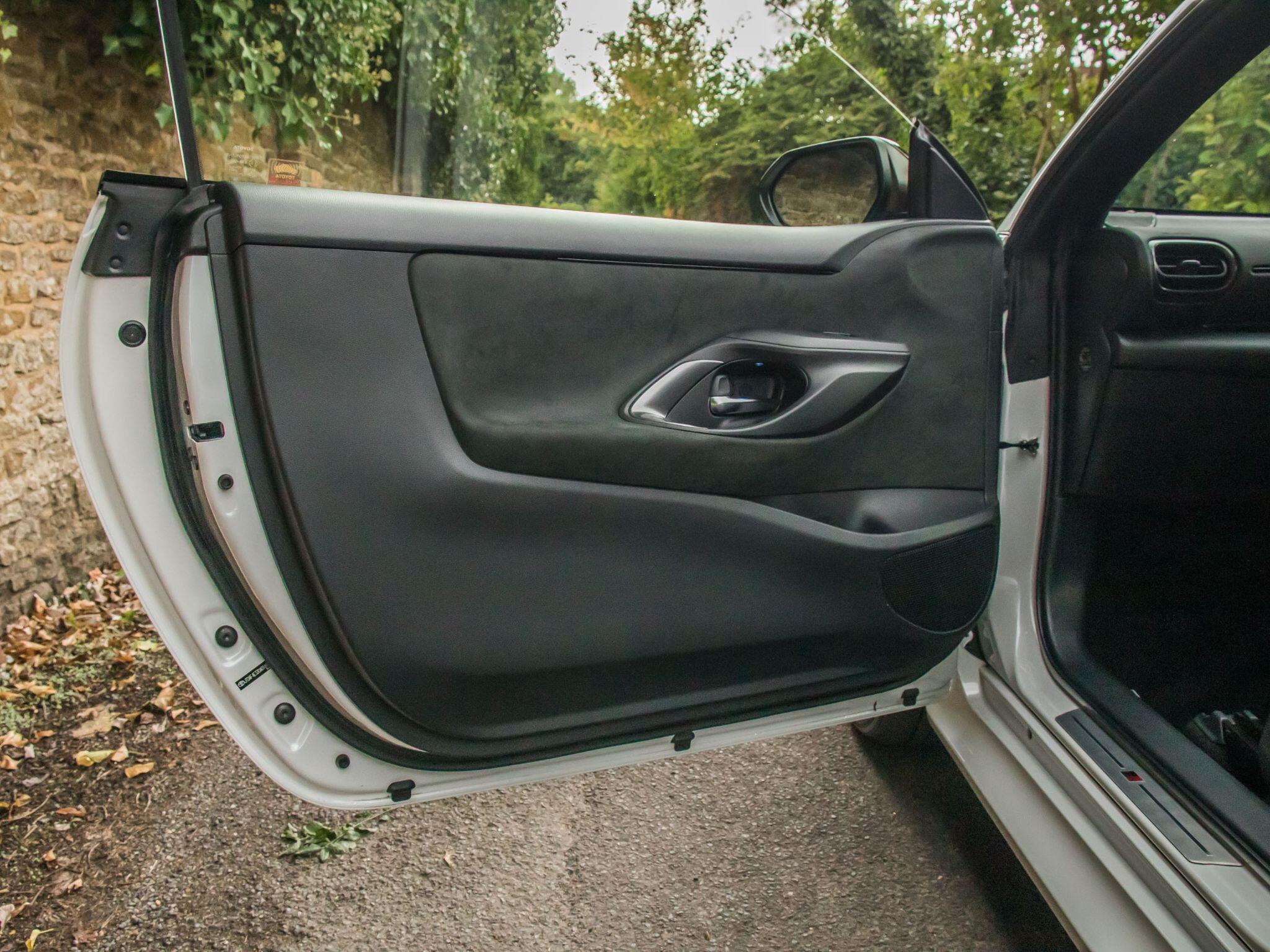 Toyota Yaris view 16