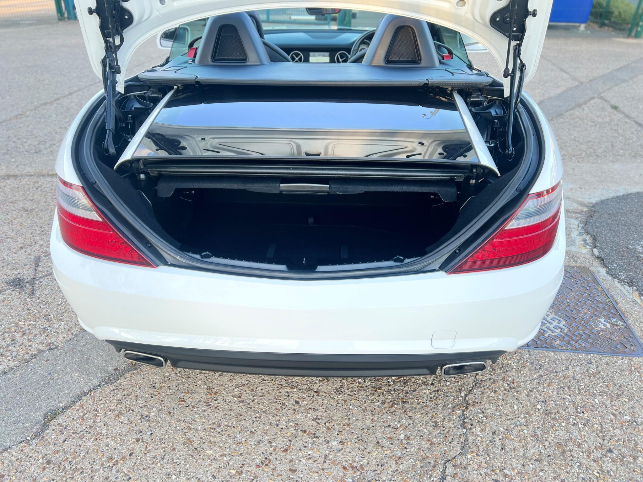 Mercedes-Benz SLK view 14