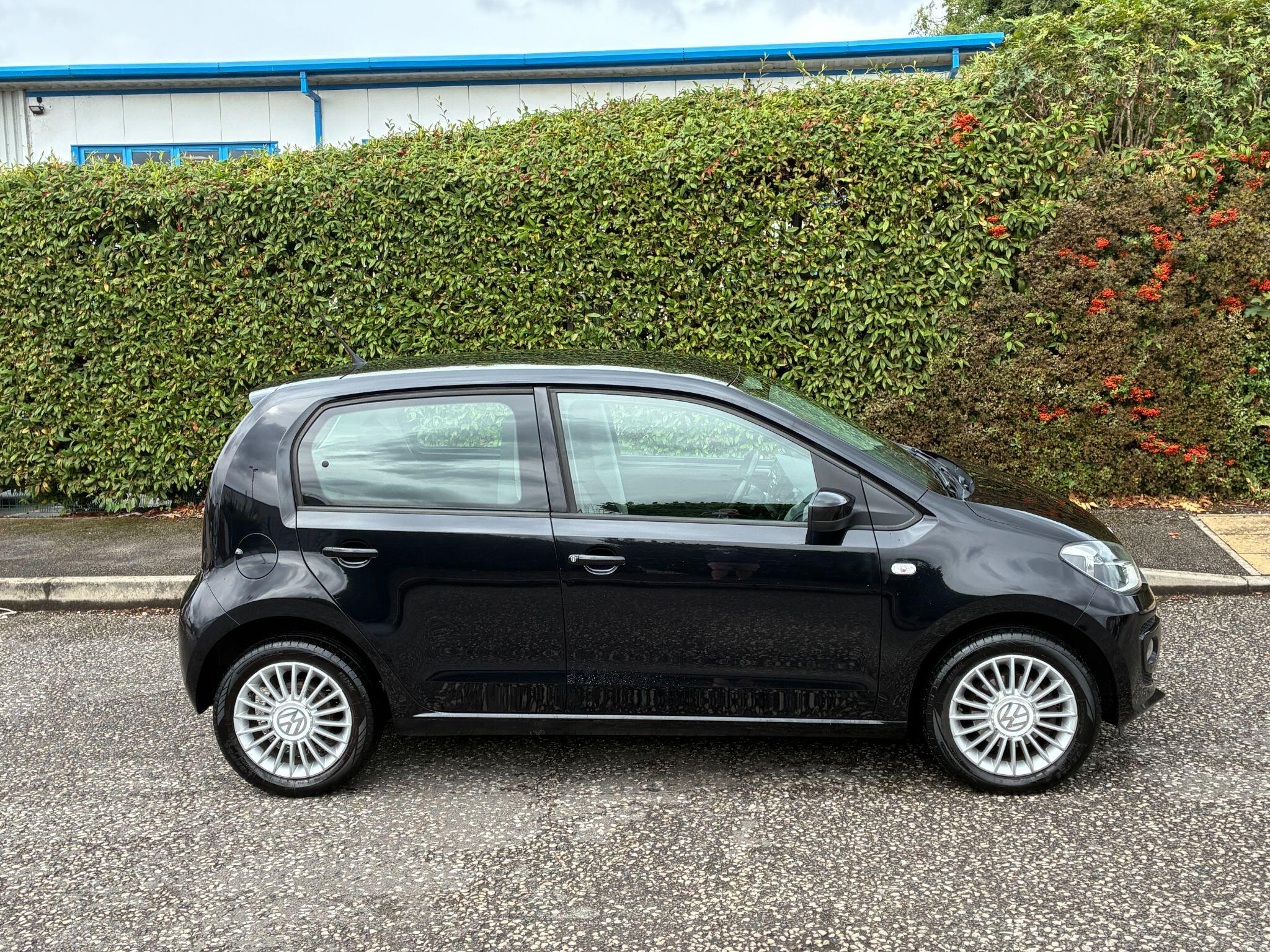 Volkswagen Up! view 21