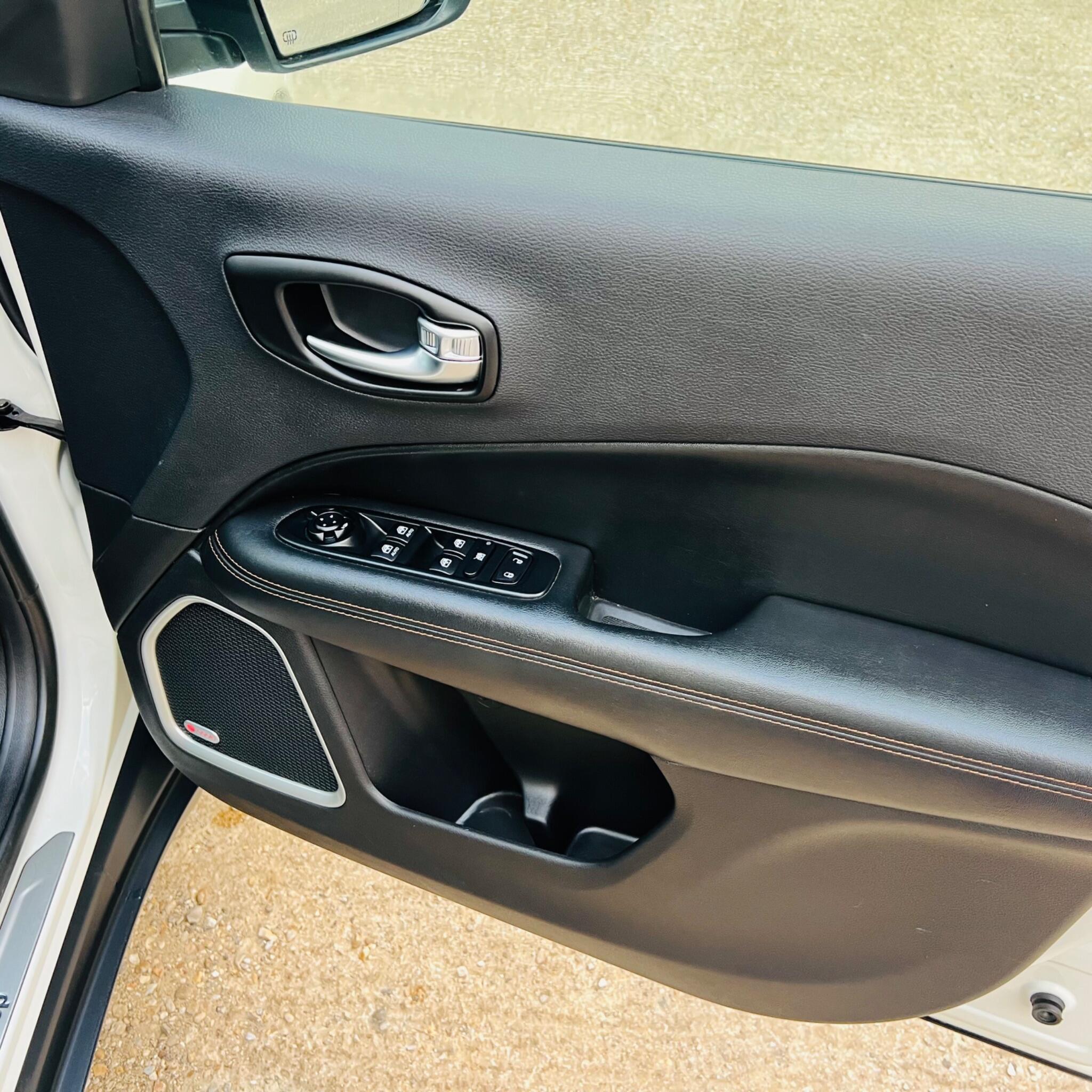 Jeep Compass view 26